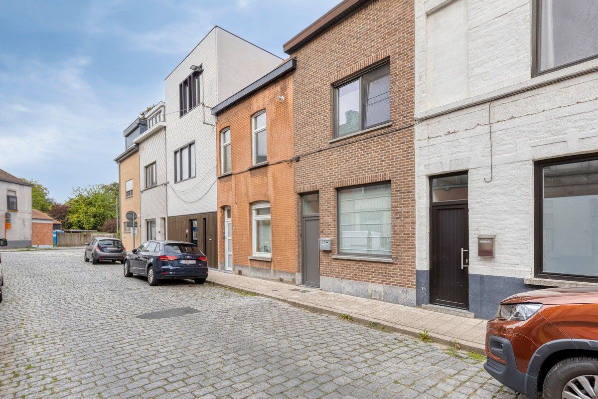 Energiezuinige gezinswoning met zonnige tuin en aanpalende garagebox gelegen op wandelafstand van het Sint-Pietersstation. foto 19