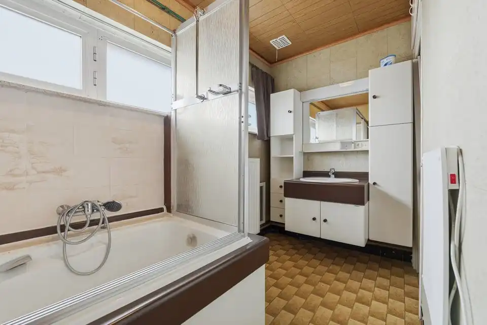 RUIME GEZINSWONING MET 3 SLKS, TUIN EN GARAGEBOX IN TONGEREN foto 23