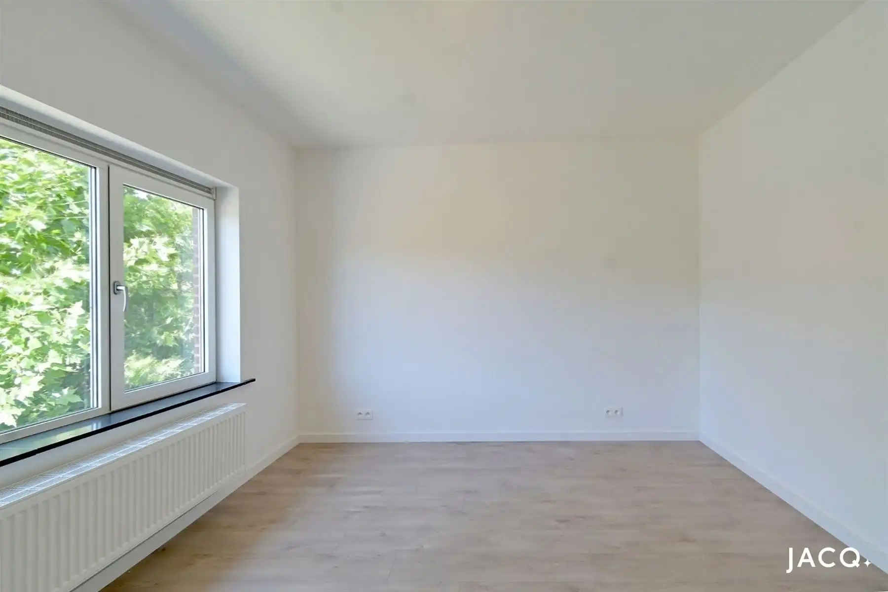 Prachtige woning met 3 slaapkamers, grote tuin en garage ! foto 14