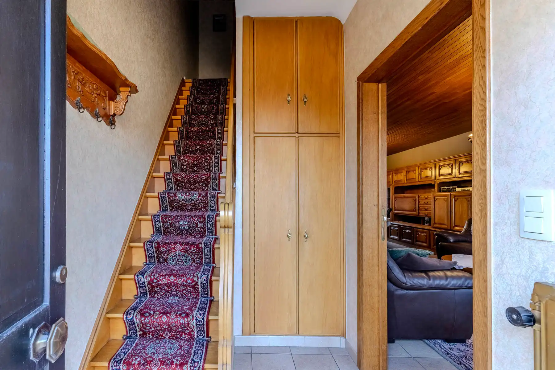 HOB met 3 slpk, garage en tuin op ZW perceel van 700m² foto 3