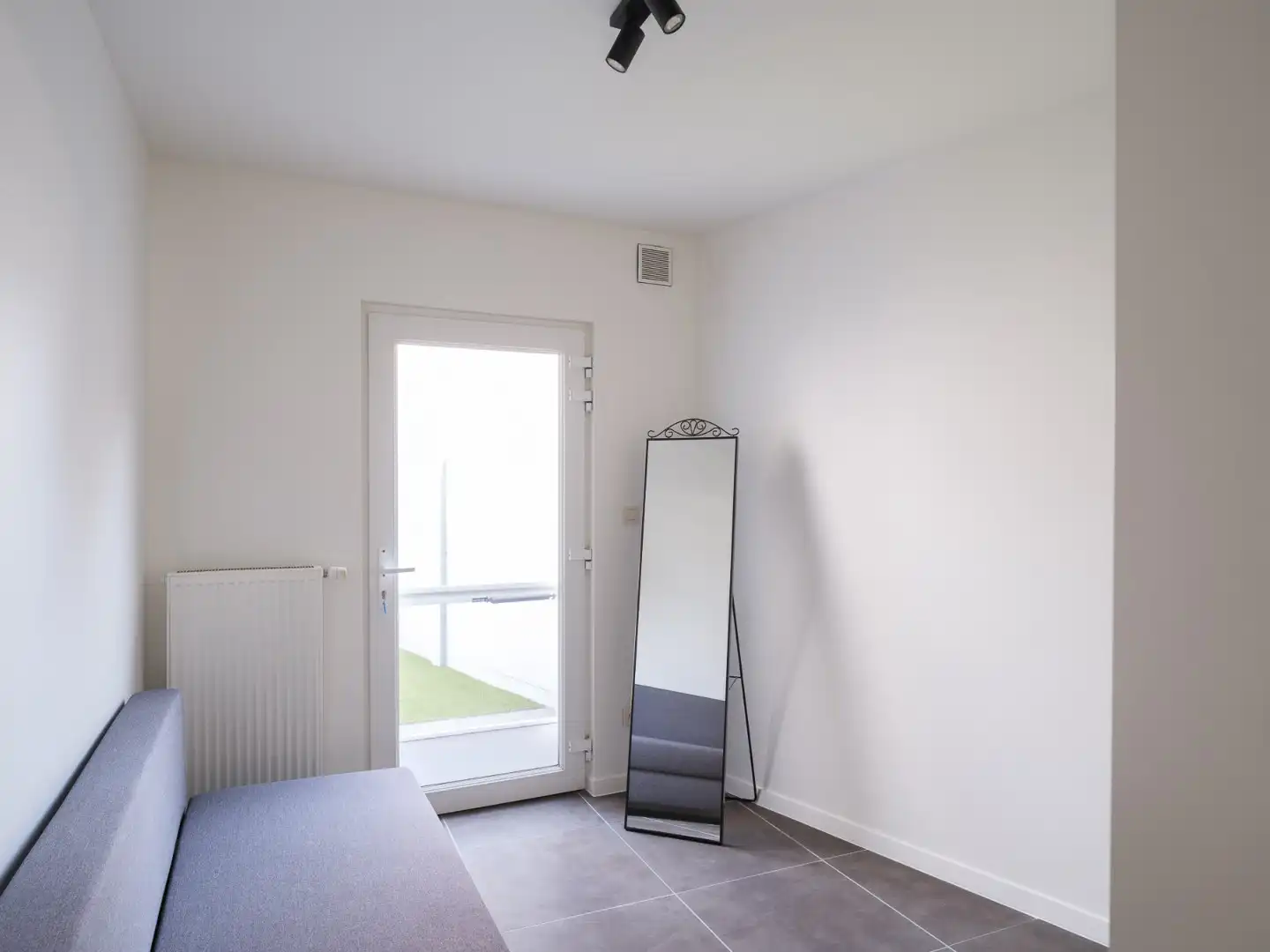 Gelijkvloers 3 slaapkamer appartement met leuk terras foto 14