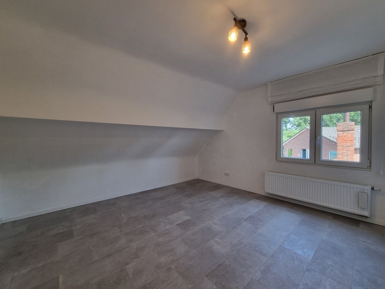 Mooie, gerenoveerde woning met prachtig terras en ruime tuin foto 26