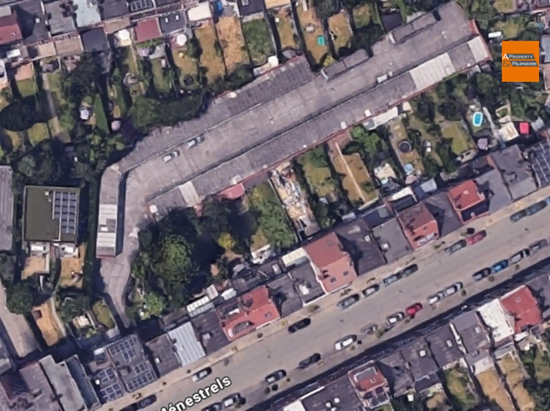  BOD AANVAARD  58  gesloten garageboxen foto 3