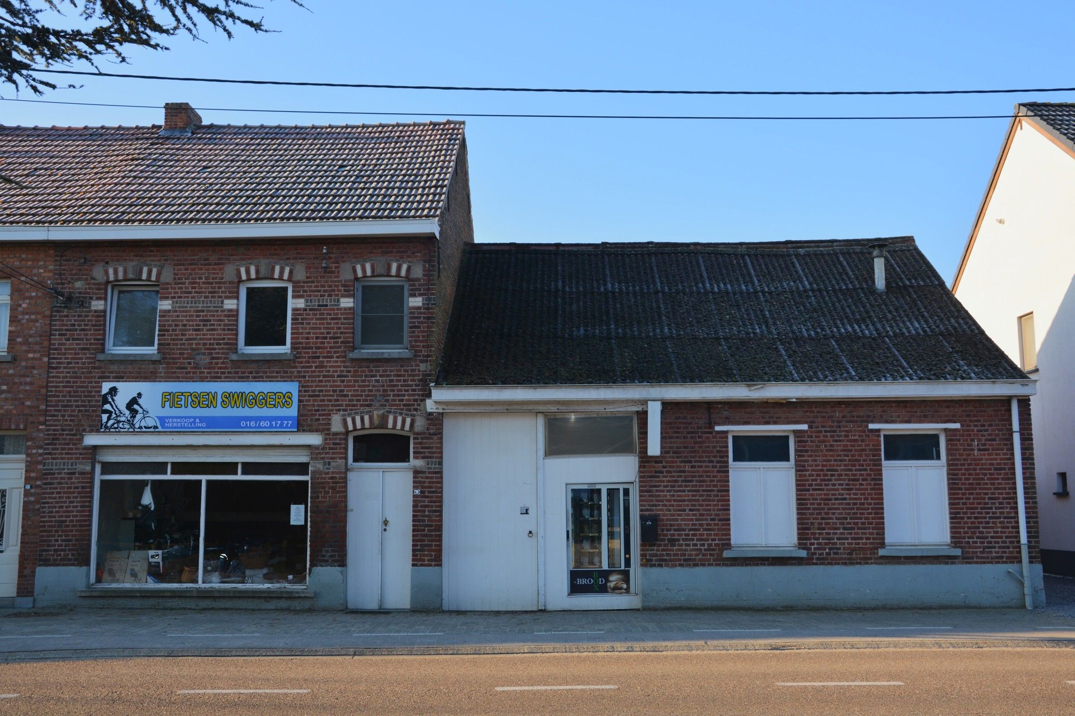 Hoofdfoto van de publicatie: Gebouw te koop