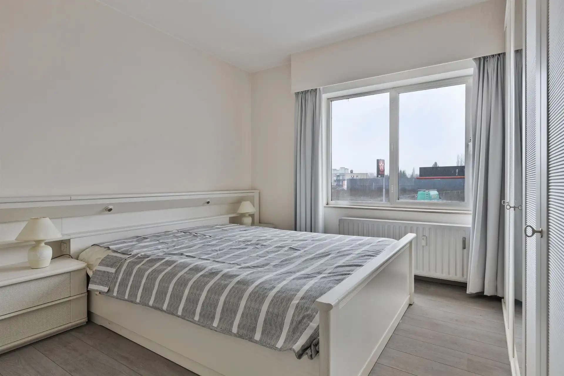 Appartement op 1ste verdieping met 2 slaapkamers en garage. foto 8