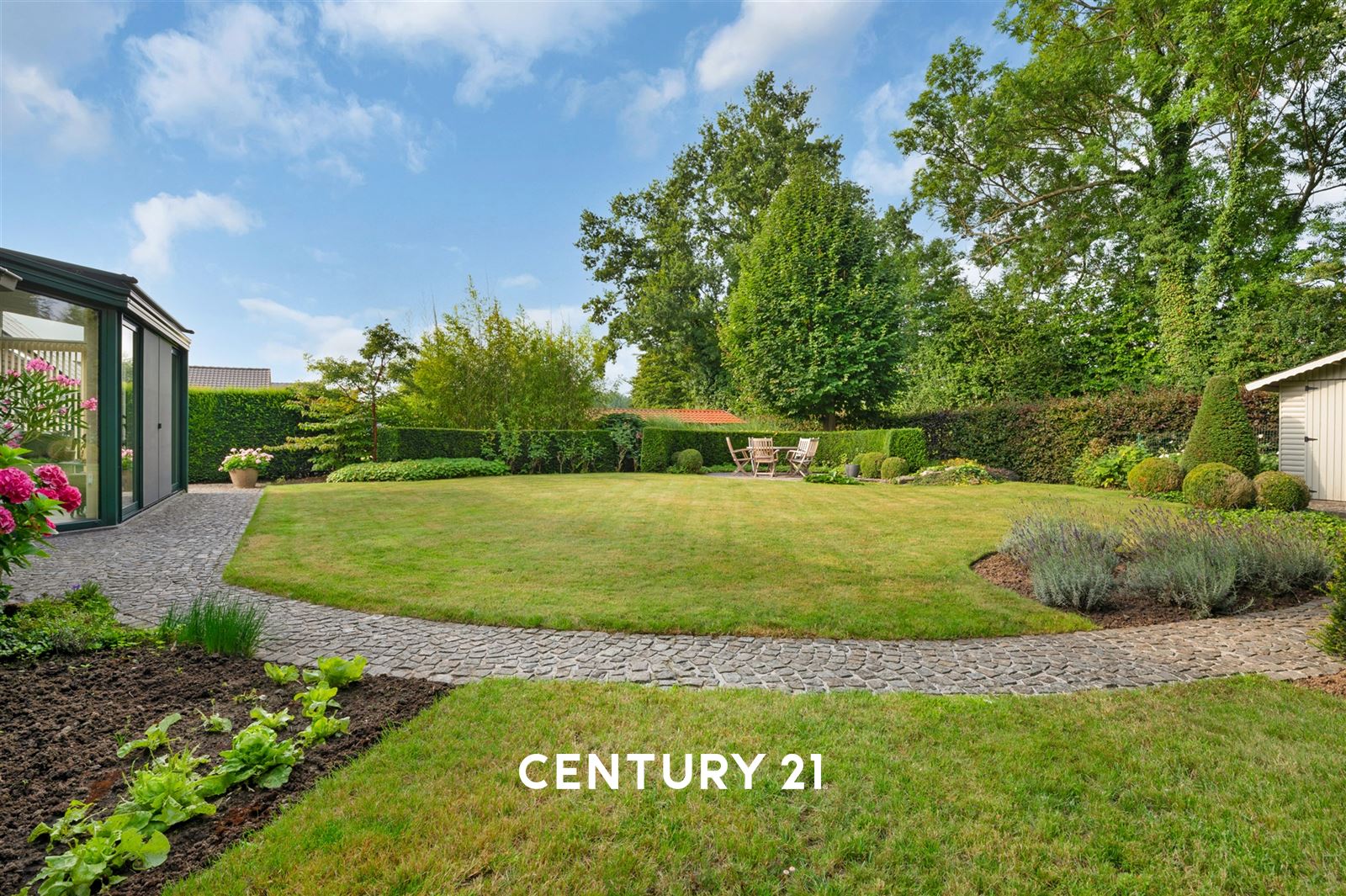 instapklare villa met zuidwest gerichte tuin en garage op 8are11 foto 4