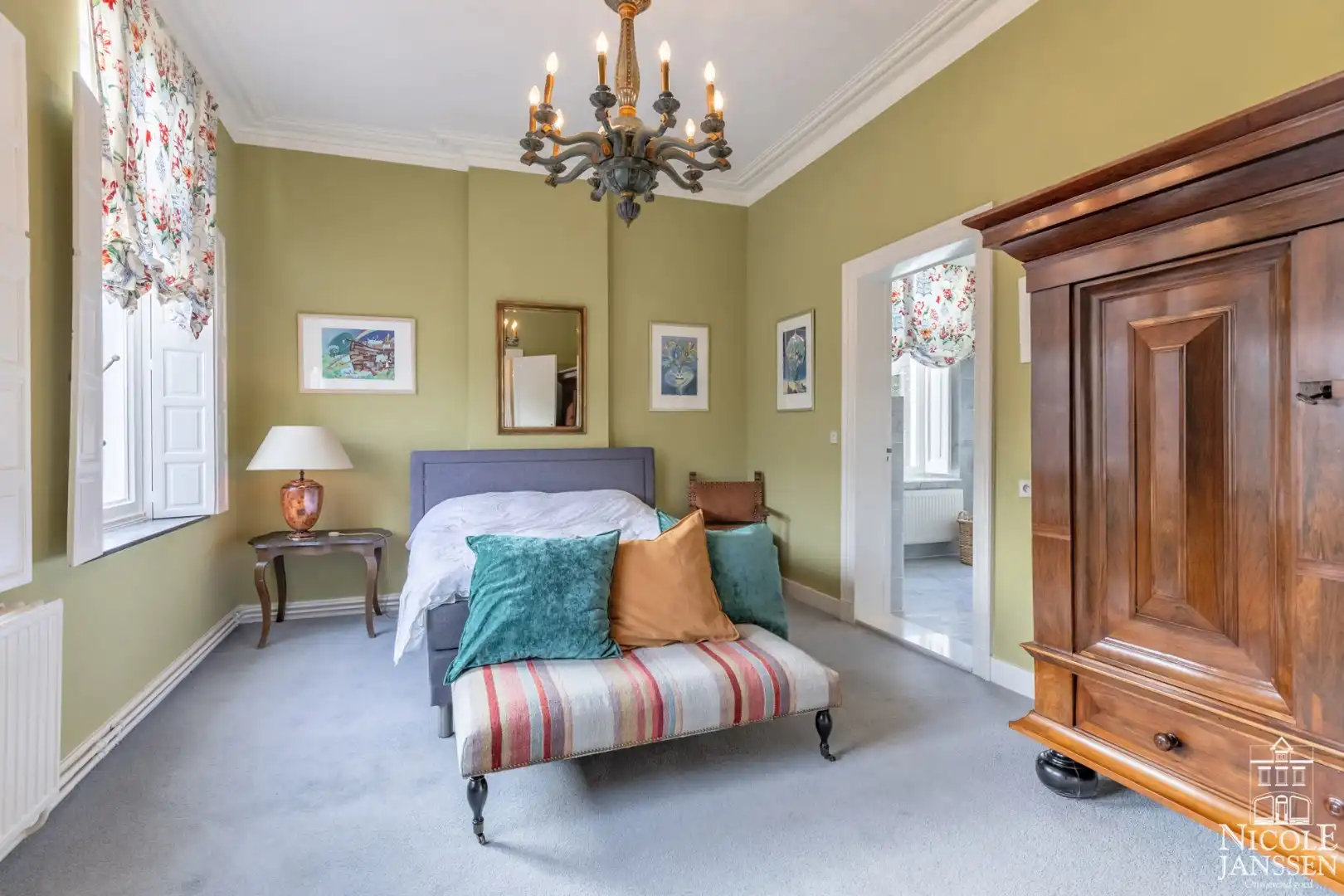 Authentiek herenhuis met conciërgewoning foto 24