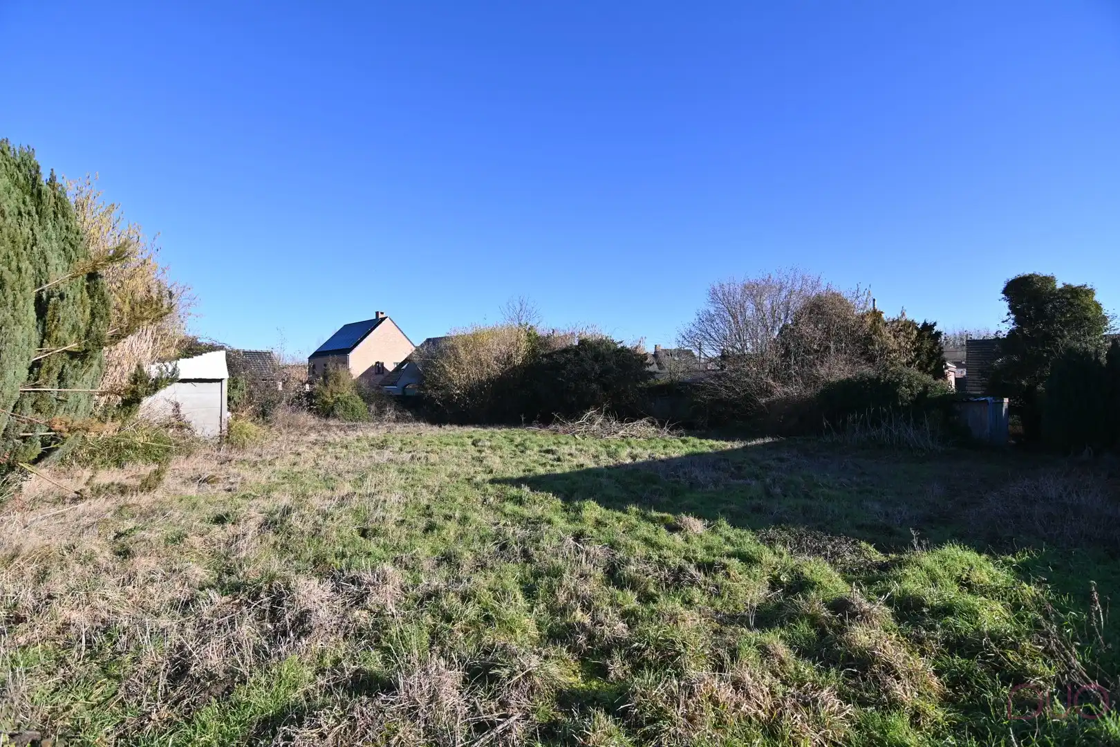 Totaal te renoveren woning op ruim perceel grond met mooi uitzicht foto 6