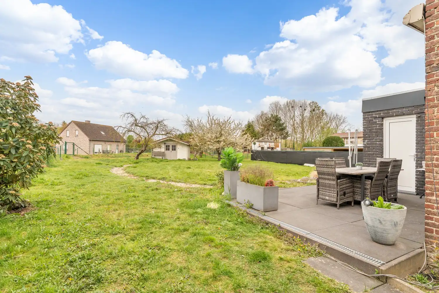 Ruime gezinswoning met 4 slaapkamers, 2 badkamers en zonnige tuin op rustige locatie foto 25