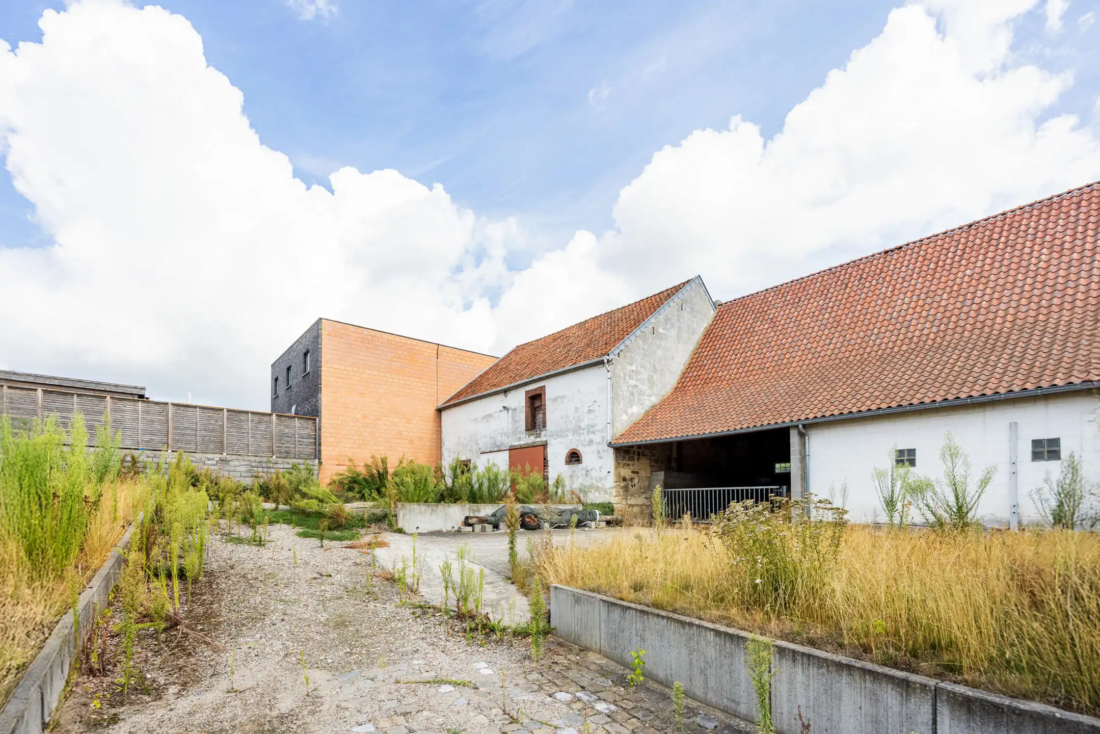 Authentiek landgebouw met unieke woonmogelijkheden foto 8