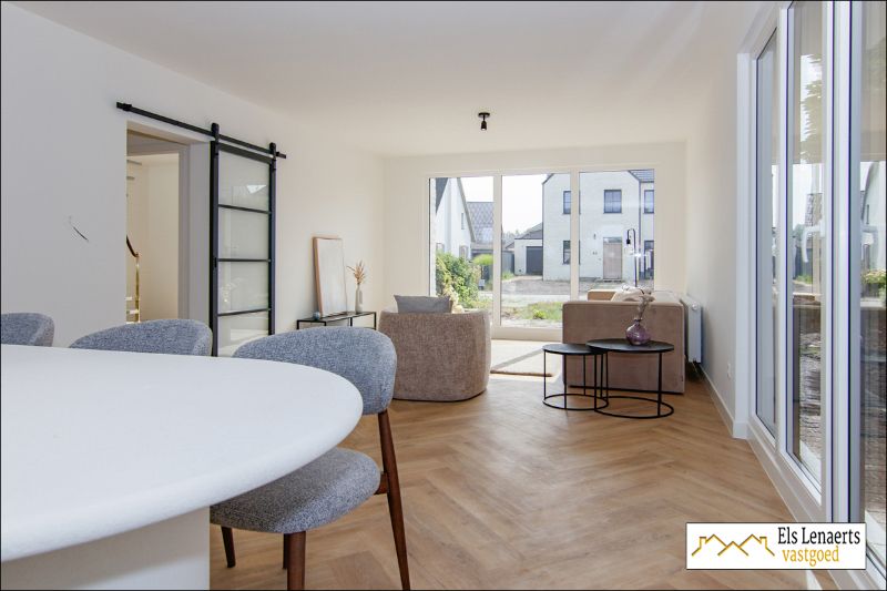 Prachtig gerenoveerde woning op topligging! foto 8