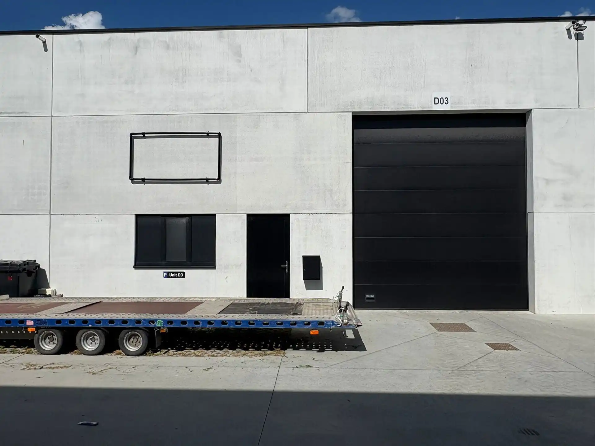 Nieuwbouw KMO-units te huur te Waregem foto {{pictureIndex}}