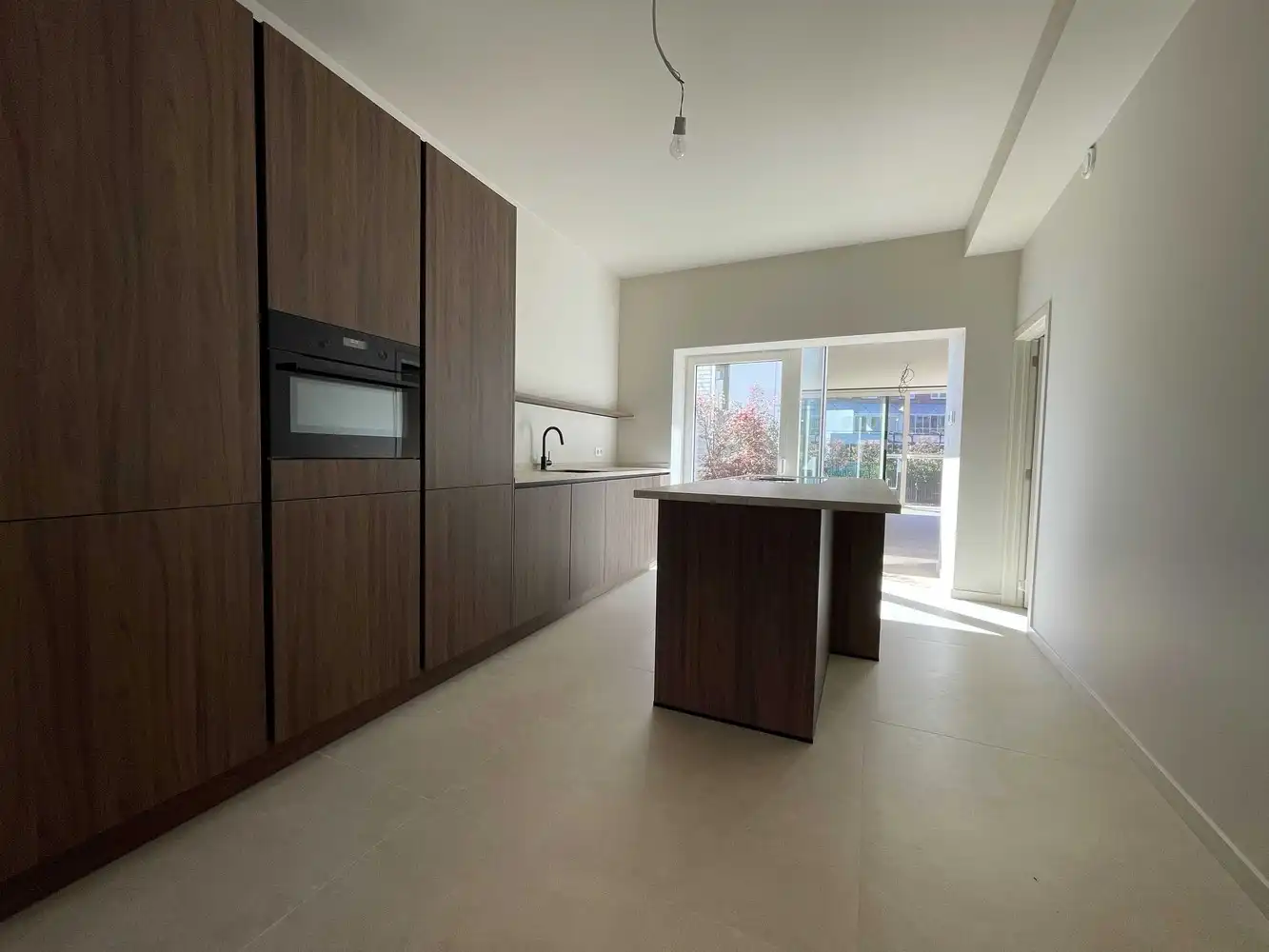 Smaakvol gerenoveerde woning met stadstuin foto 6