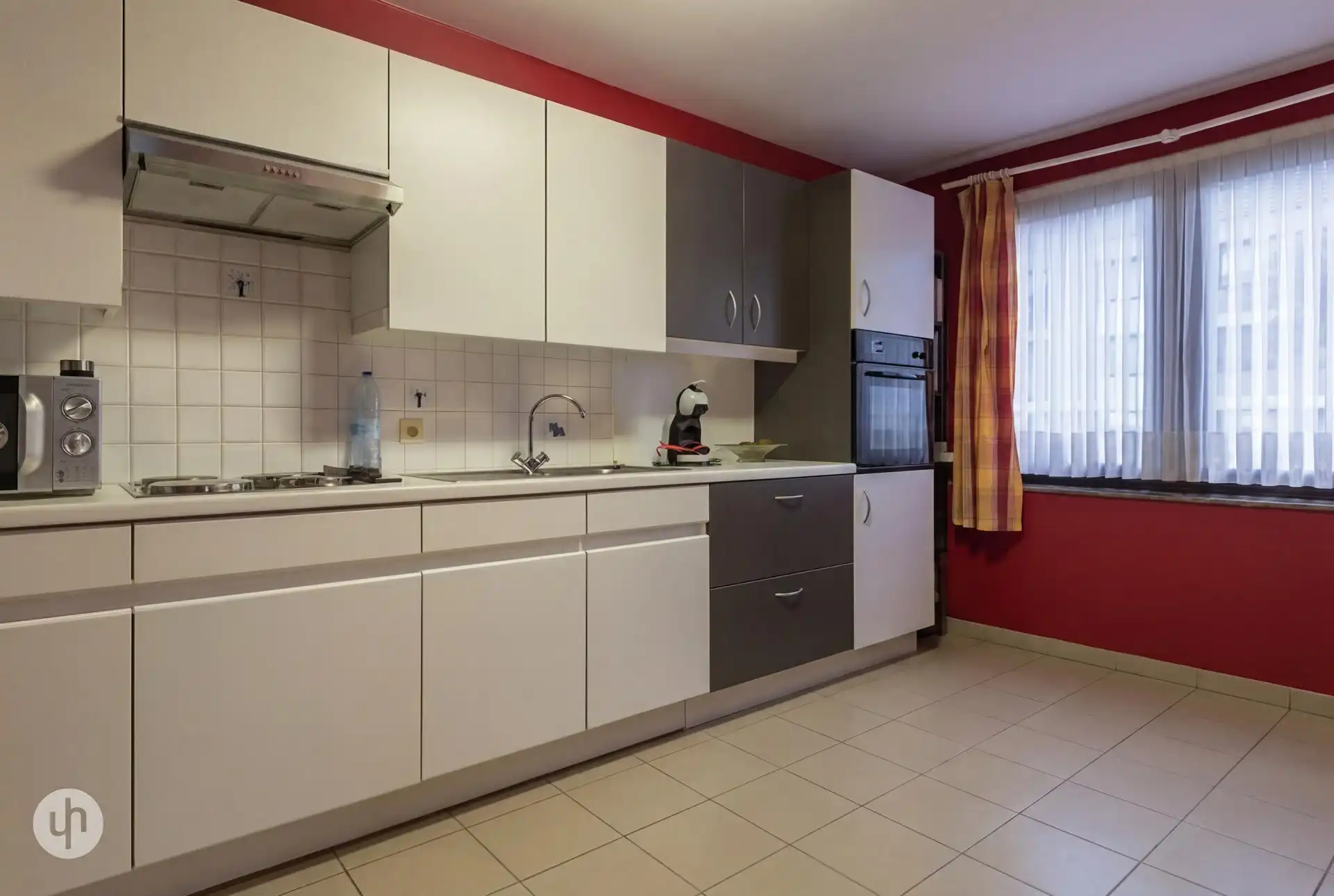 Gelijkvloersappartement met drie slaapkamers en garage foto 5