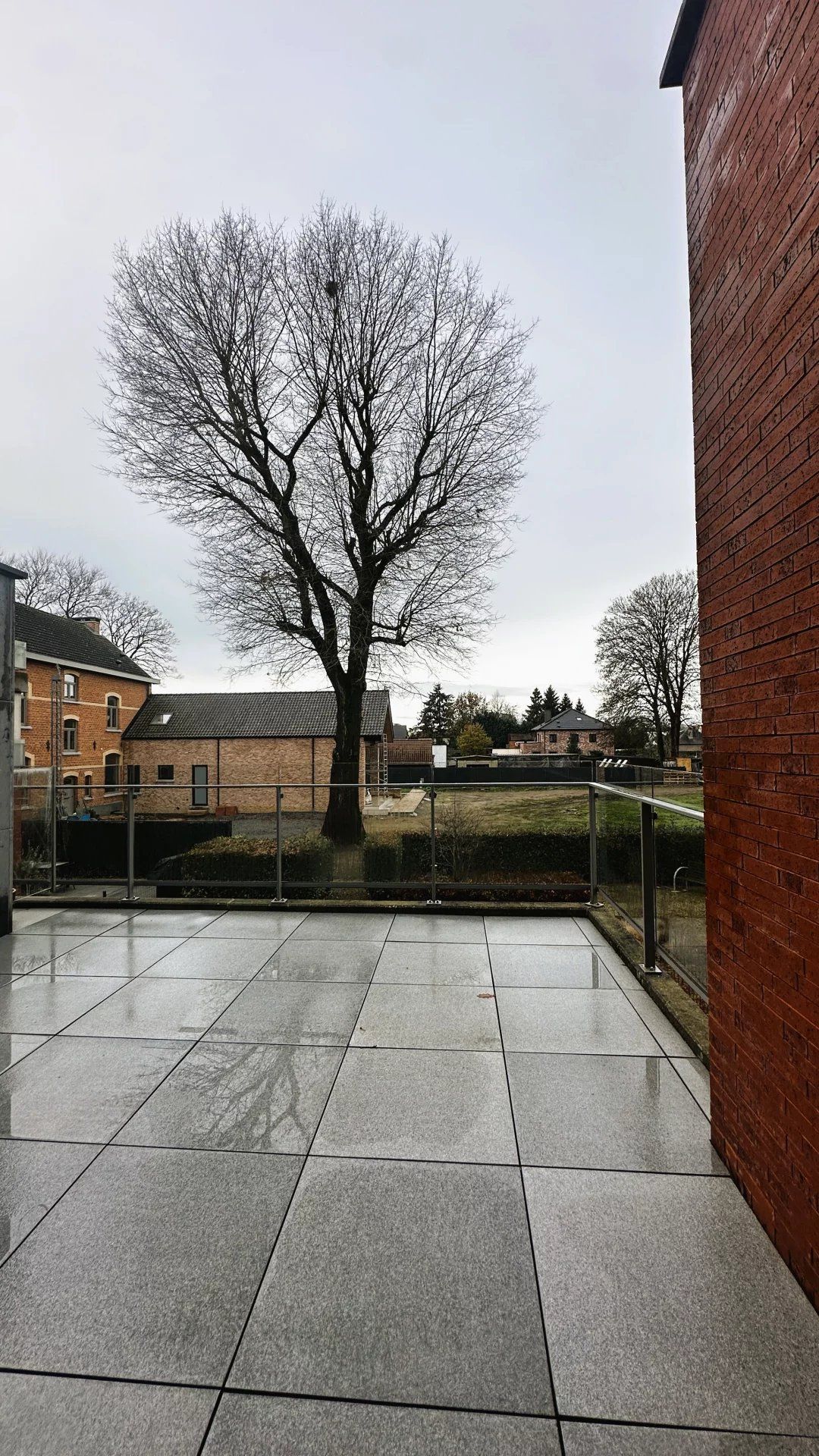 Zeer ruim instapklaar appartement met open uitzicht – 2 slpk – groot terras – garagebox + berging foto 17