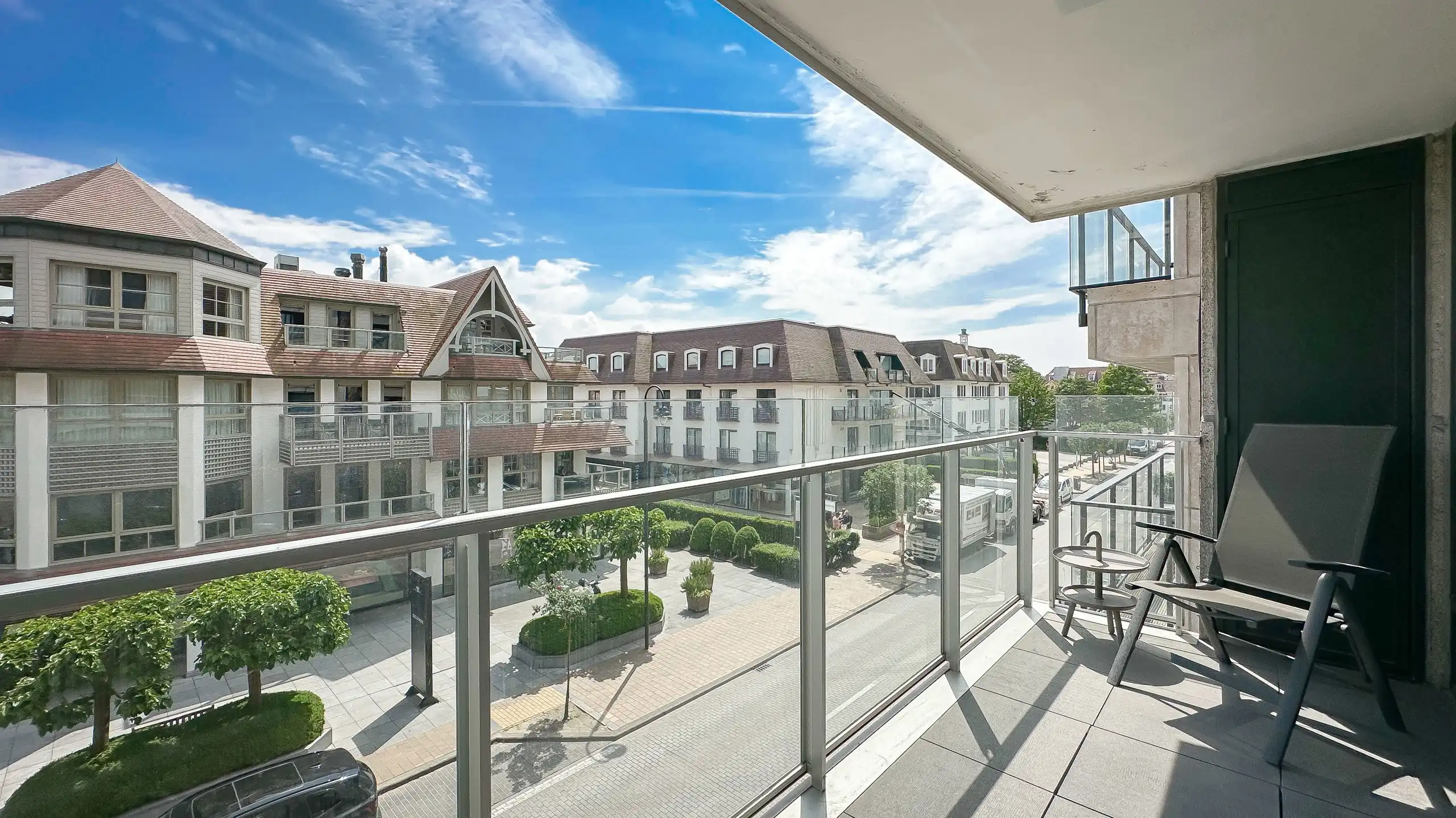 Zonnig appartement met zuidgericht terras op de Kustlaan foto 4