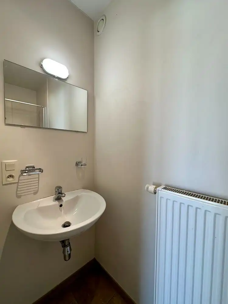 Appartement op centrale ligging te Sint-Andries foto 8