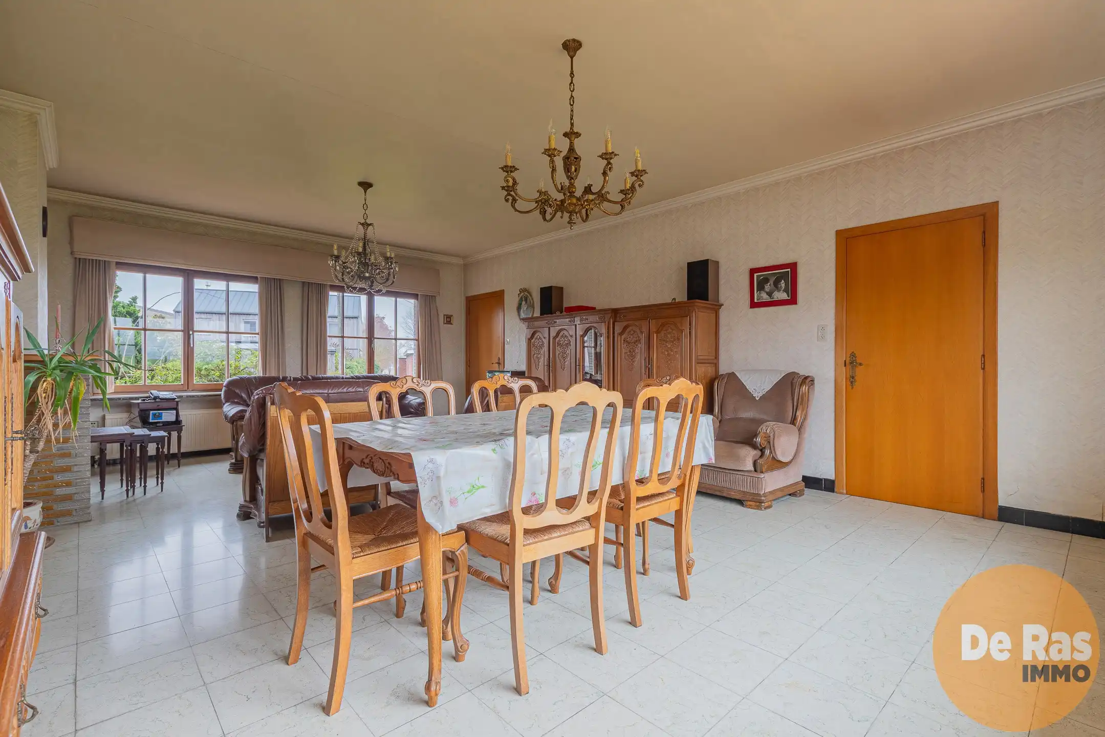 OOSTERZELE - Te renoveren woning met 4 kamers op toplocatie foto 6