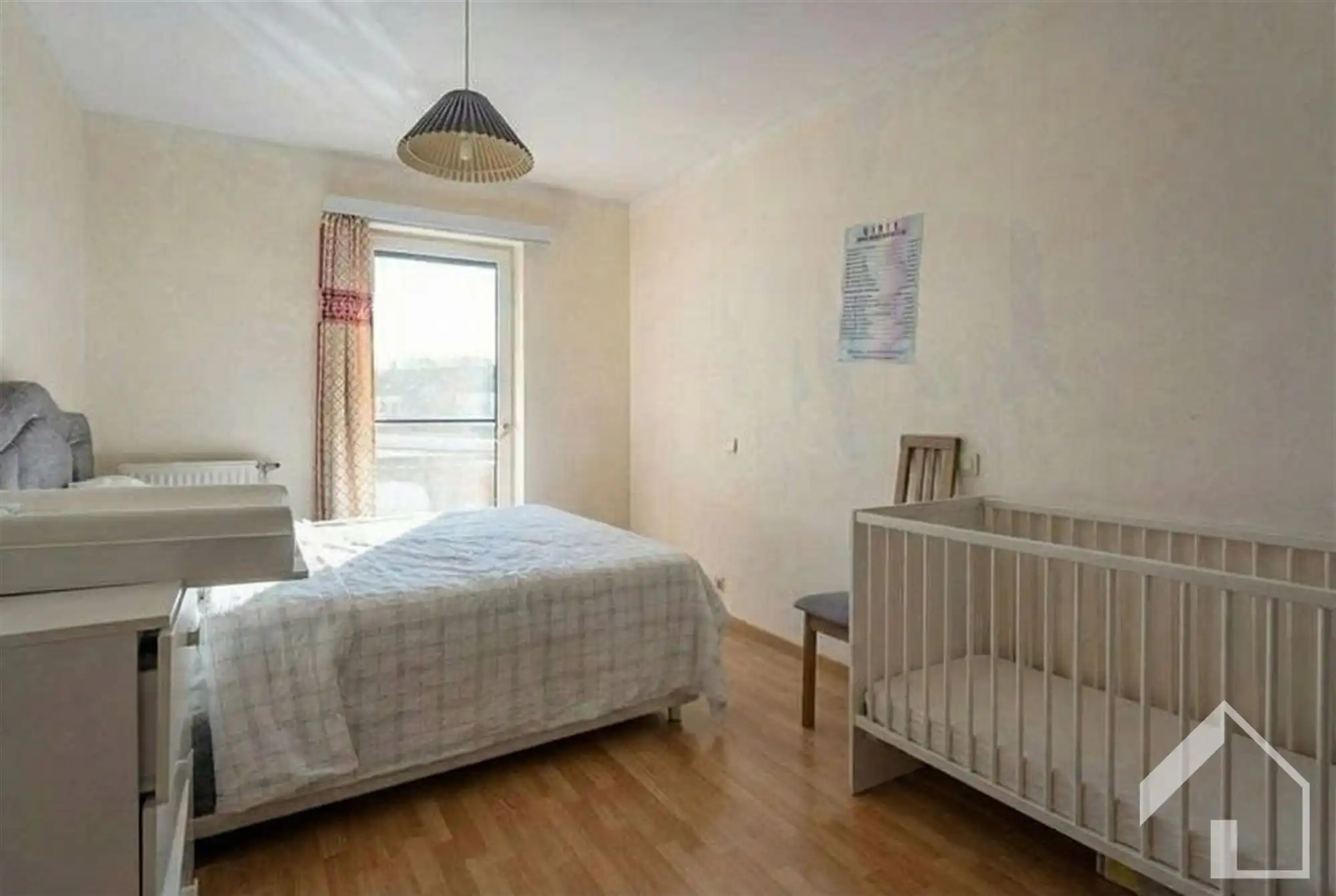 Appartement met 2 slaapkamers, terras, gemeenschappelijke tuin en lift. Optioneel Garagebox foto 5