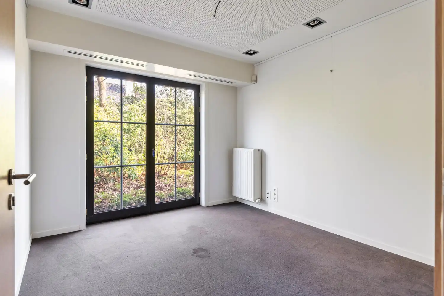 KANTOOR (489 m²) MET PARKING OP STRATEGISCHE LIGGING! foto 13