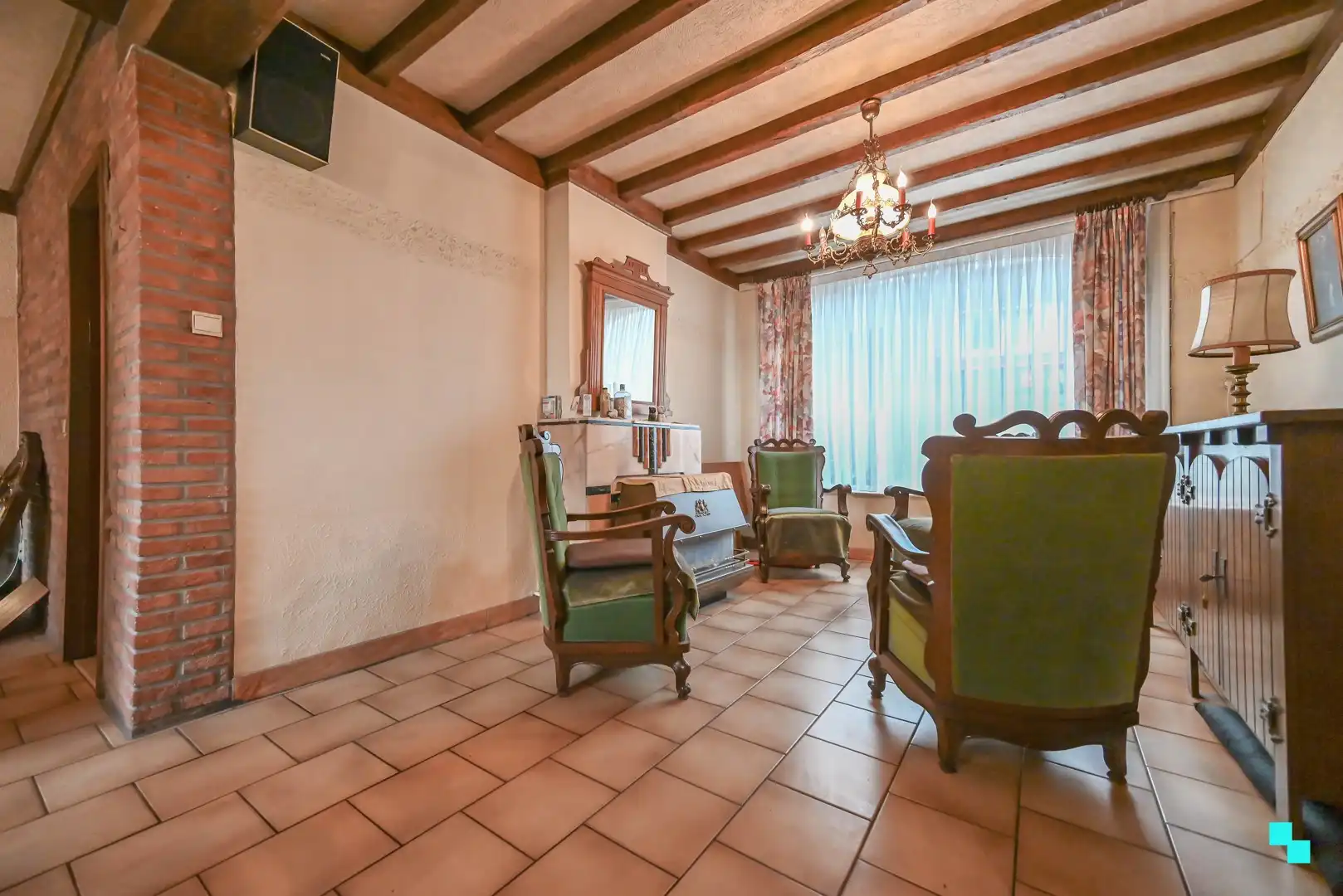 Zéér ruime ééngezinswoning met drie slaapkamers en bijgebouwen te Izegem foto 5