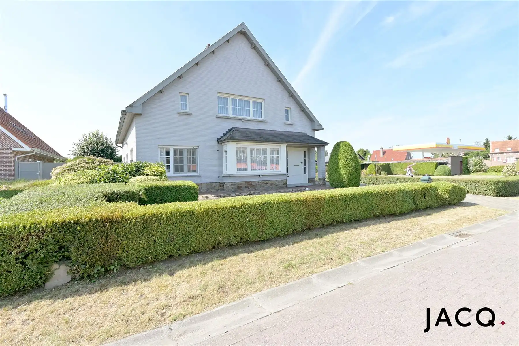 Ruime villa met 4slpk's op een prachtig perceel van 1203m²! foto {{pictureIndex}}