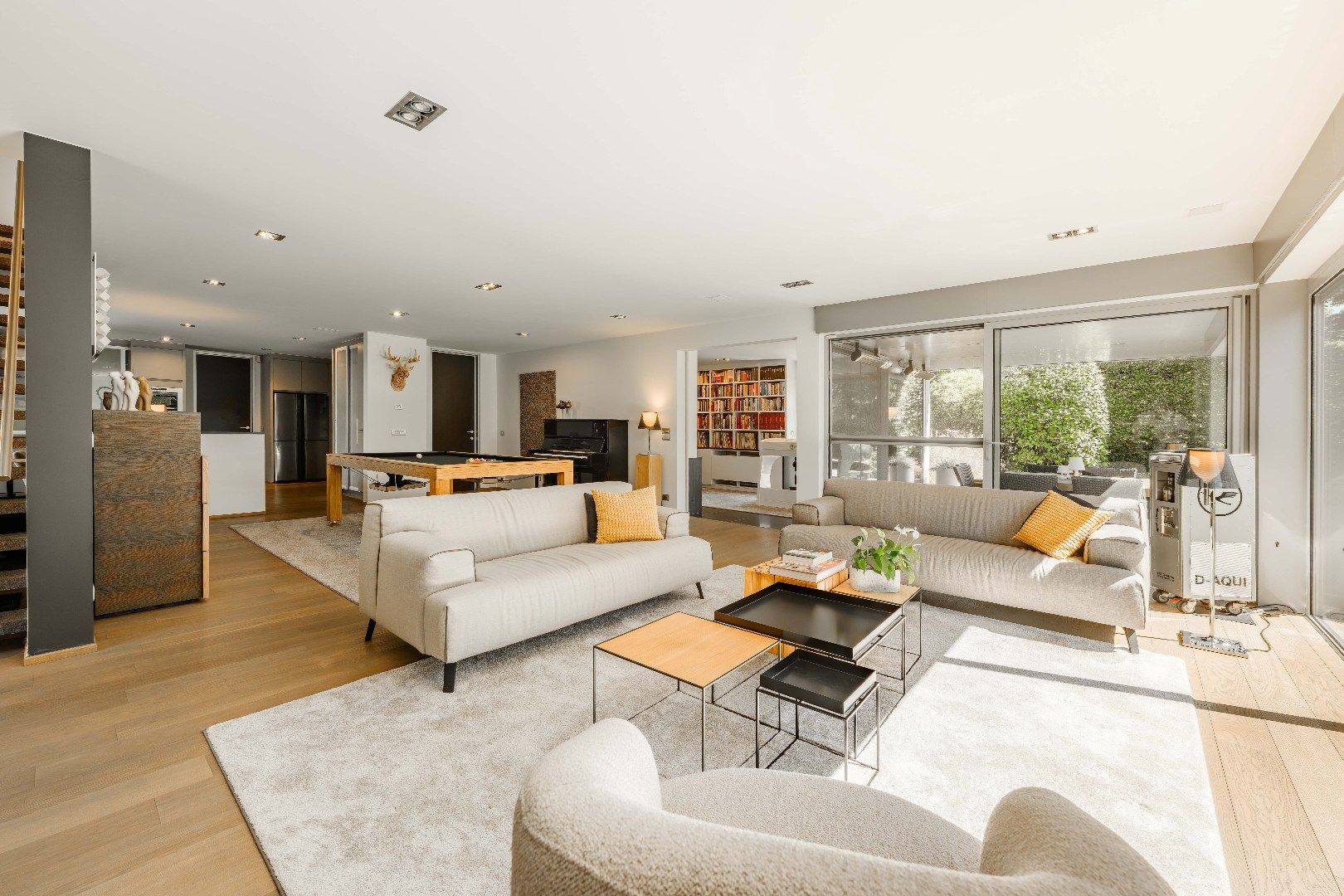 Exclusieve villa met luxueuze afwerking en vergezicht op velden te Zwevezele foto 8