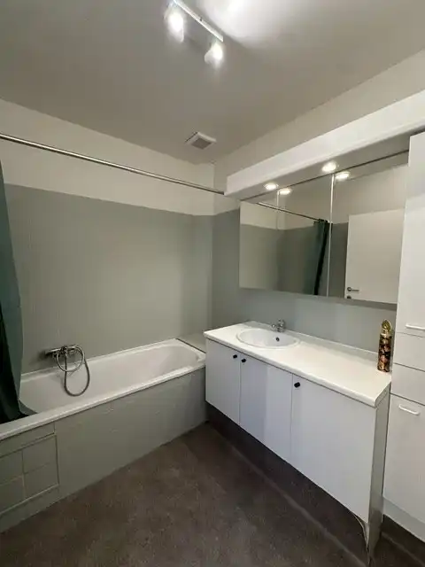 Gerenoveerd gelijkvloers appartement met 1 slaapkamer in een mooi herenhuis foto 10