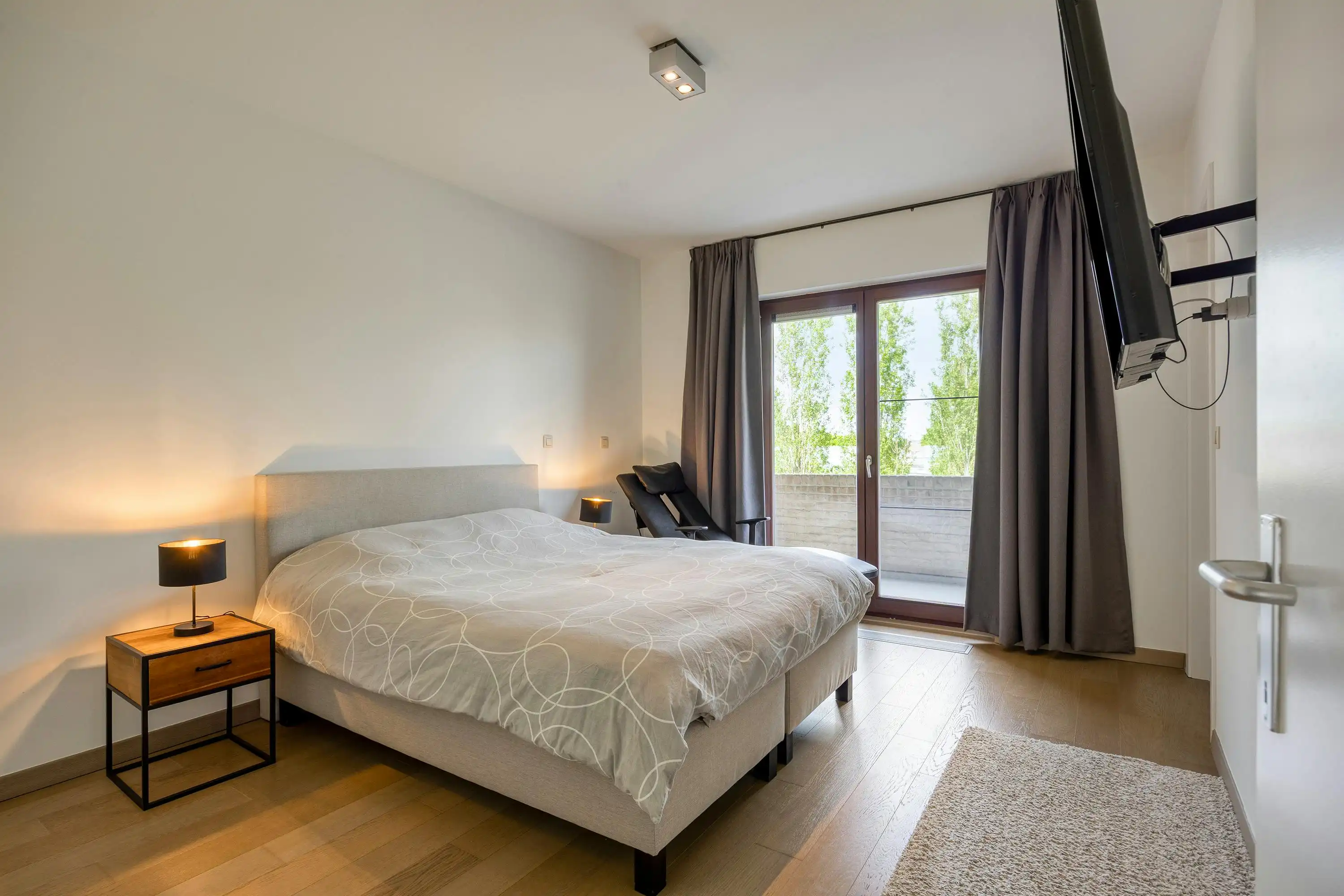 Ruim drie slaapkamer appartement te Hasselt met autostaanplaats foto 15