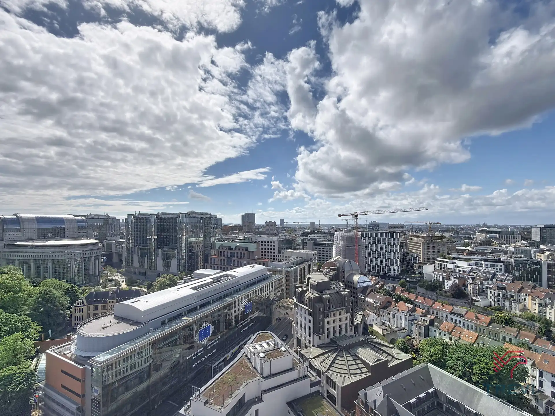 APPARTEMENT OP DE 21STE VERDIEPING IN DE EUROPESE WIJK ! foto 13