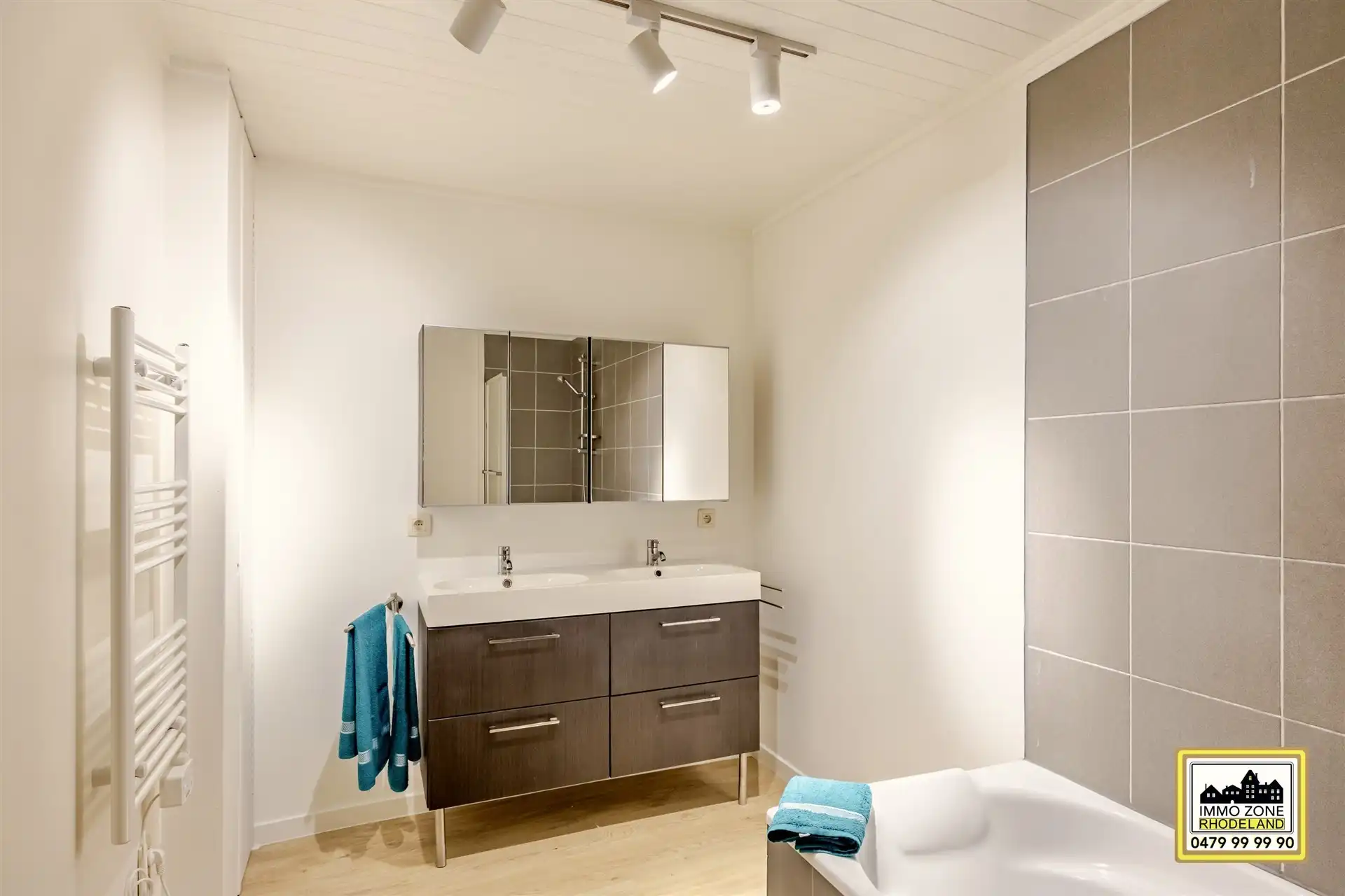 Knappe en uiterst instapklare starterswoning foto 11