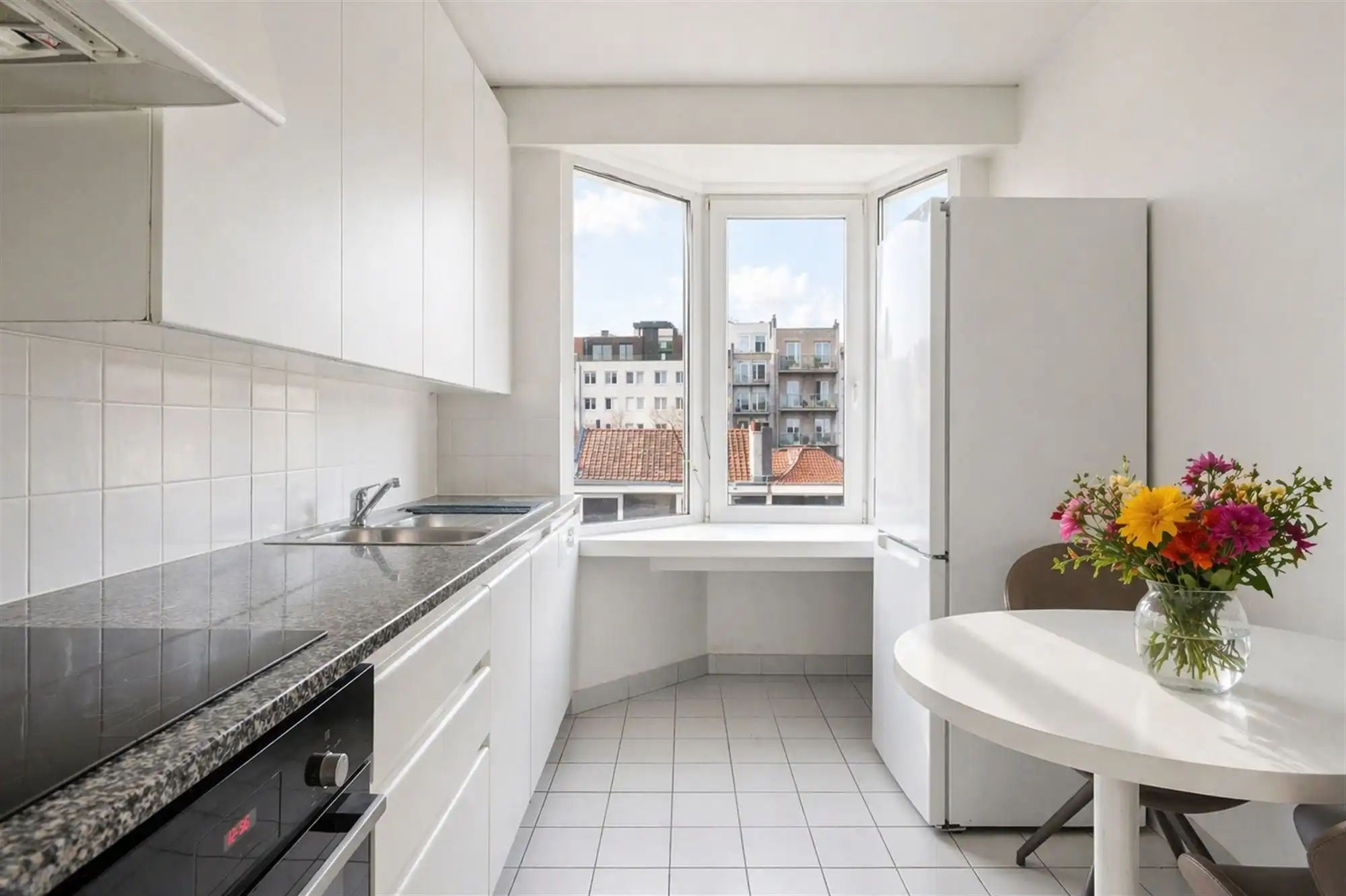 Ruim 126 m² appartement op de 6e verdieping in hartje Antwerpen foto 3