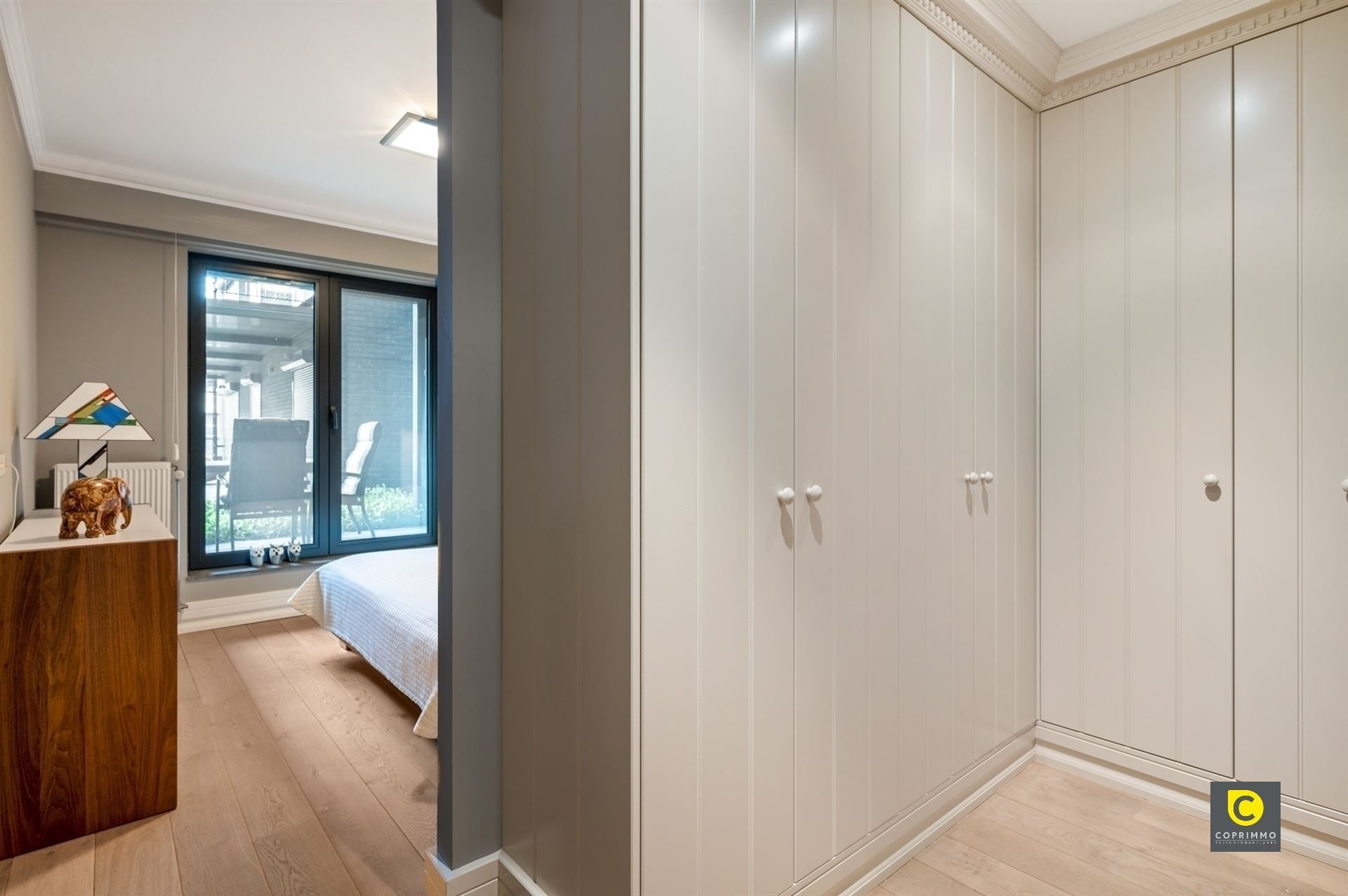 Royaal 2-slpk appartement op de Meir foto 13
