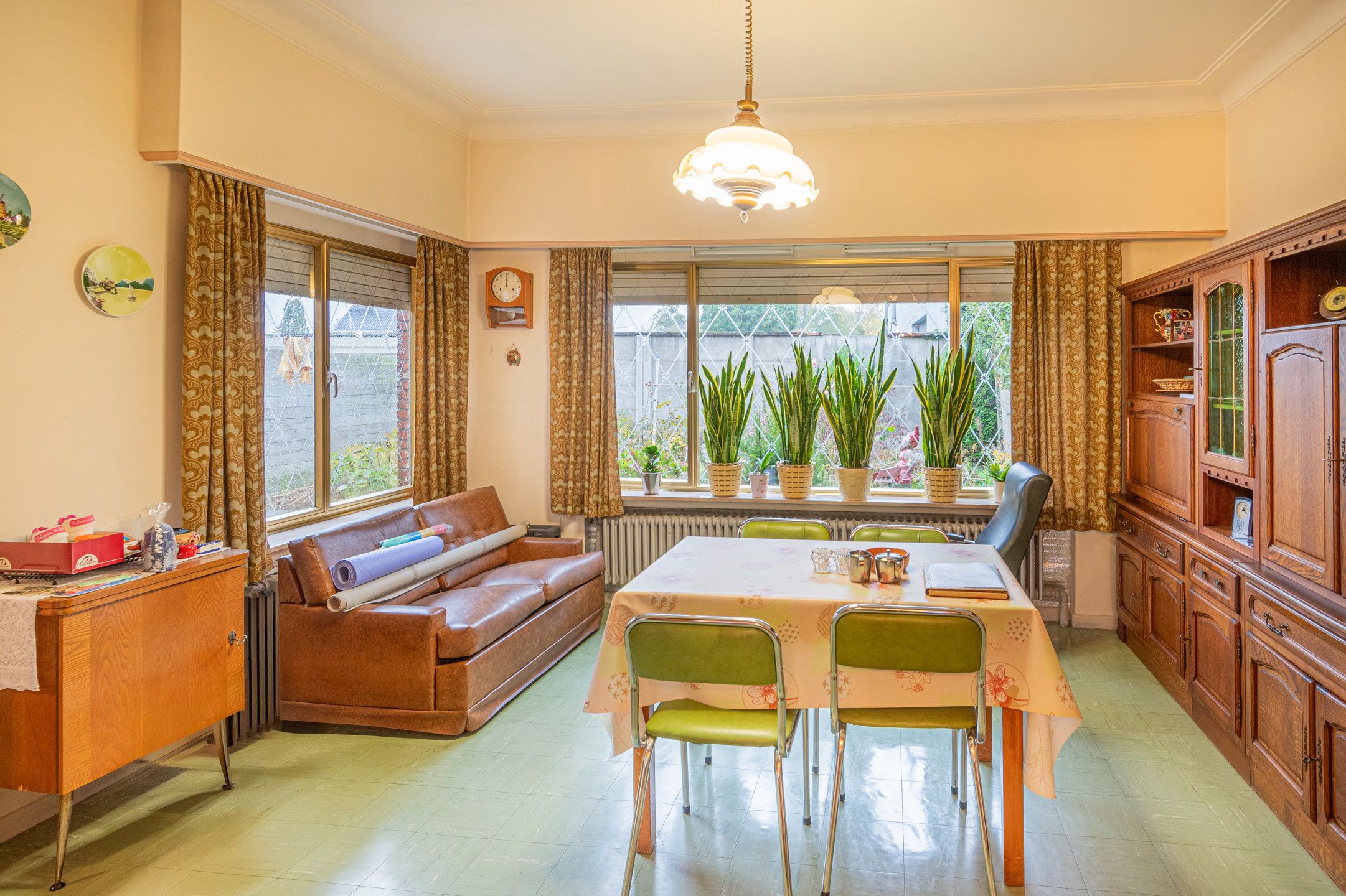 Ruime op te frissen woning met garage en tuin  foto 5