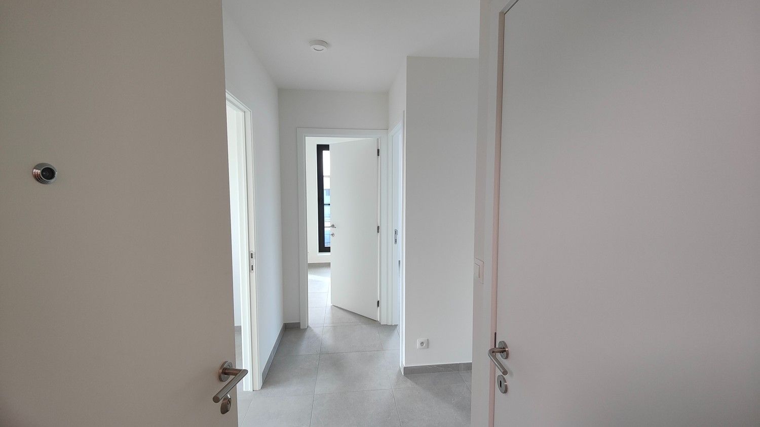 Recent appartement met 2 slpks en terras + garage foto 18
