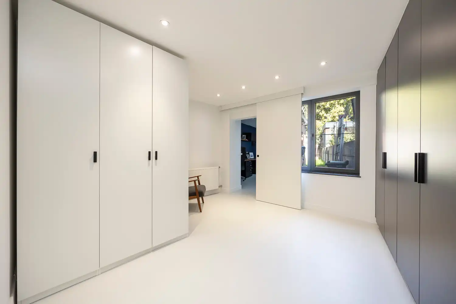 RUIME BEL-ÉTAGE MET DRIE SLAAPKAMERS IN CENTRUM BURCHT foto 9