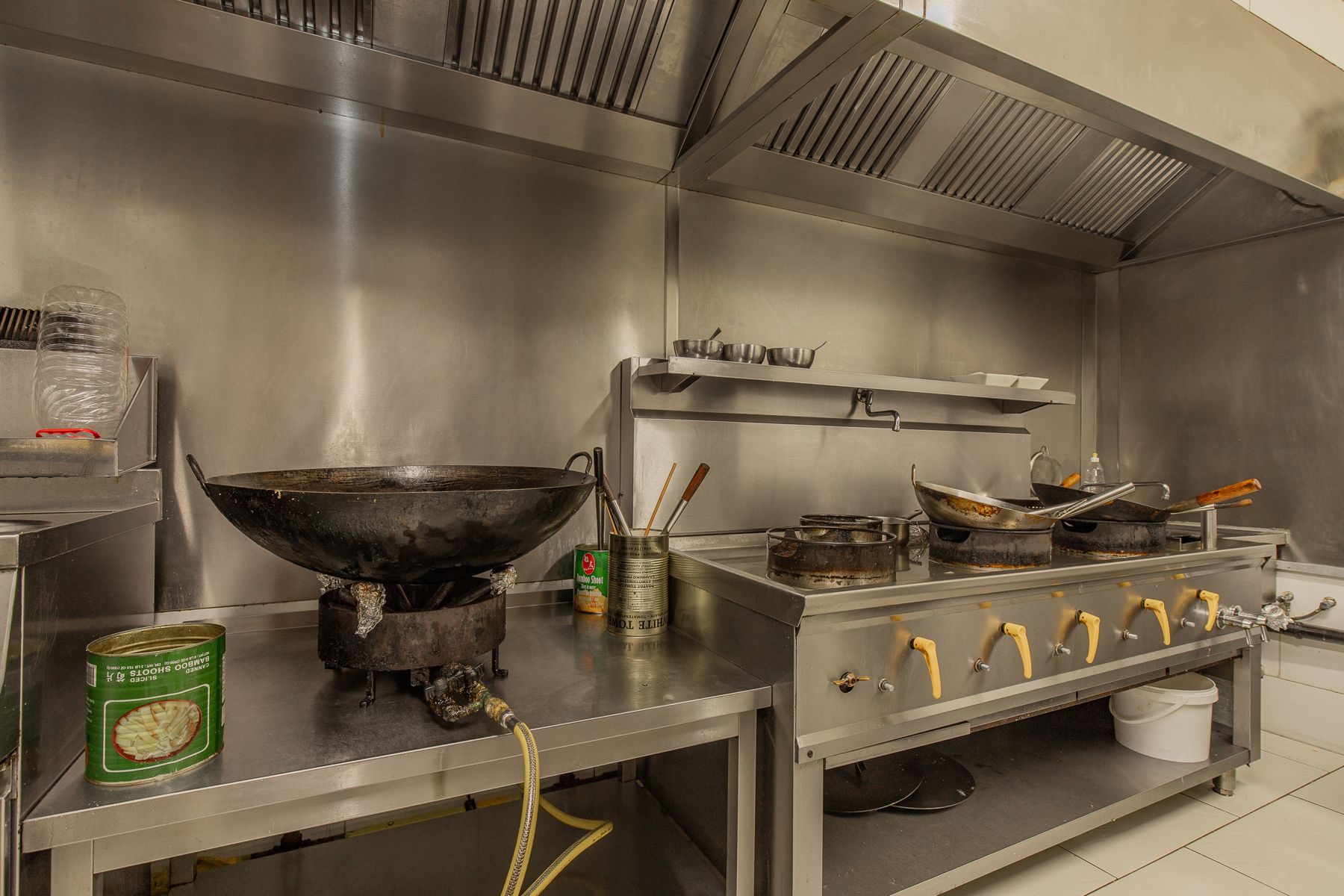 Ruim handelspand op commerciële locatie foto 6