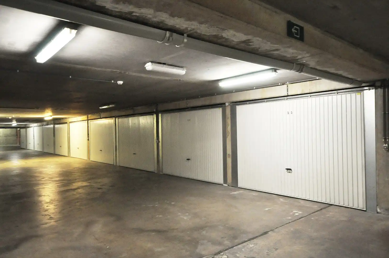 Gesloten garagebox centrum Brugge foto 2