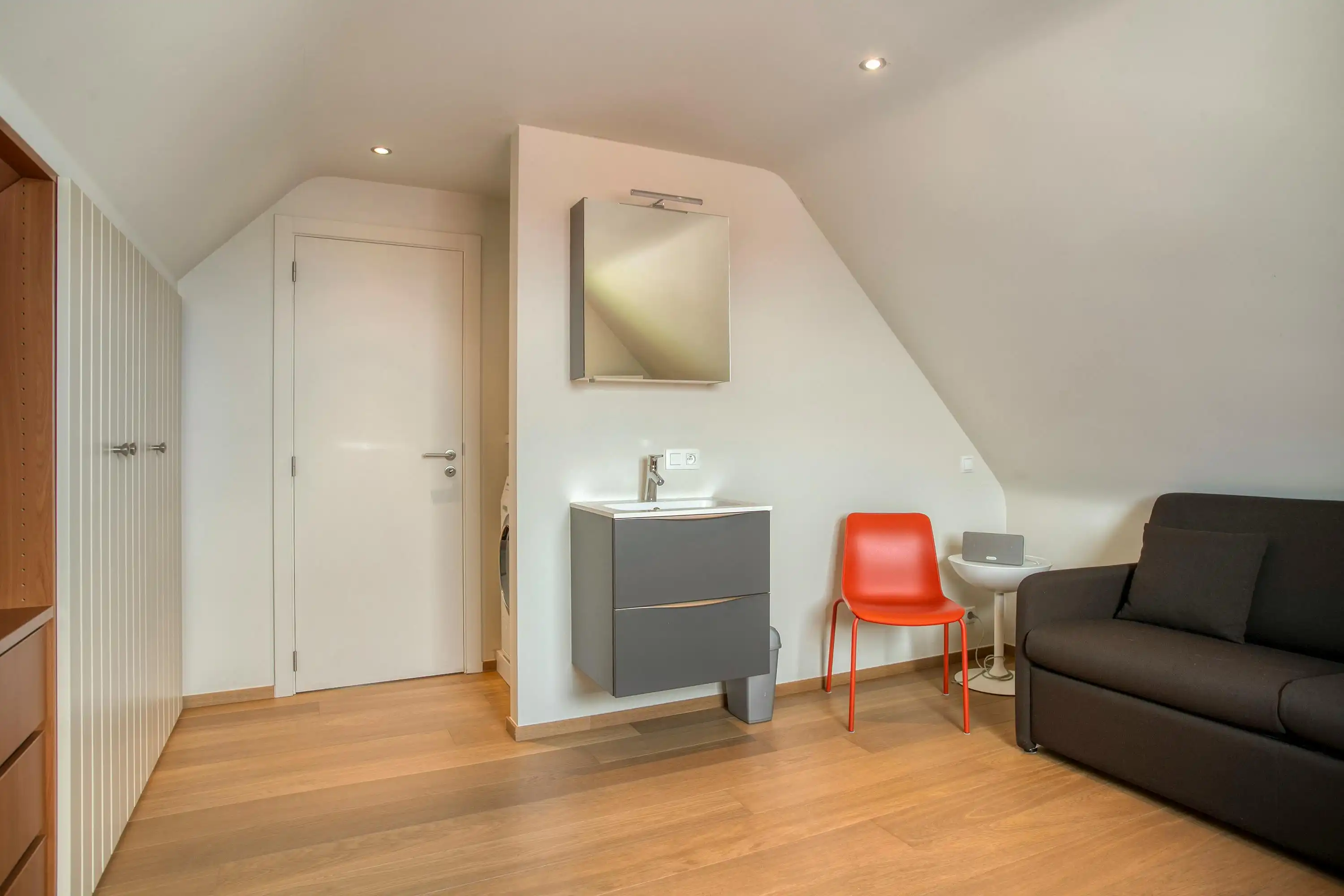 Appartement met twee slaapkamers en terras te koop in Brugge foto 13