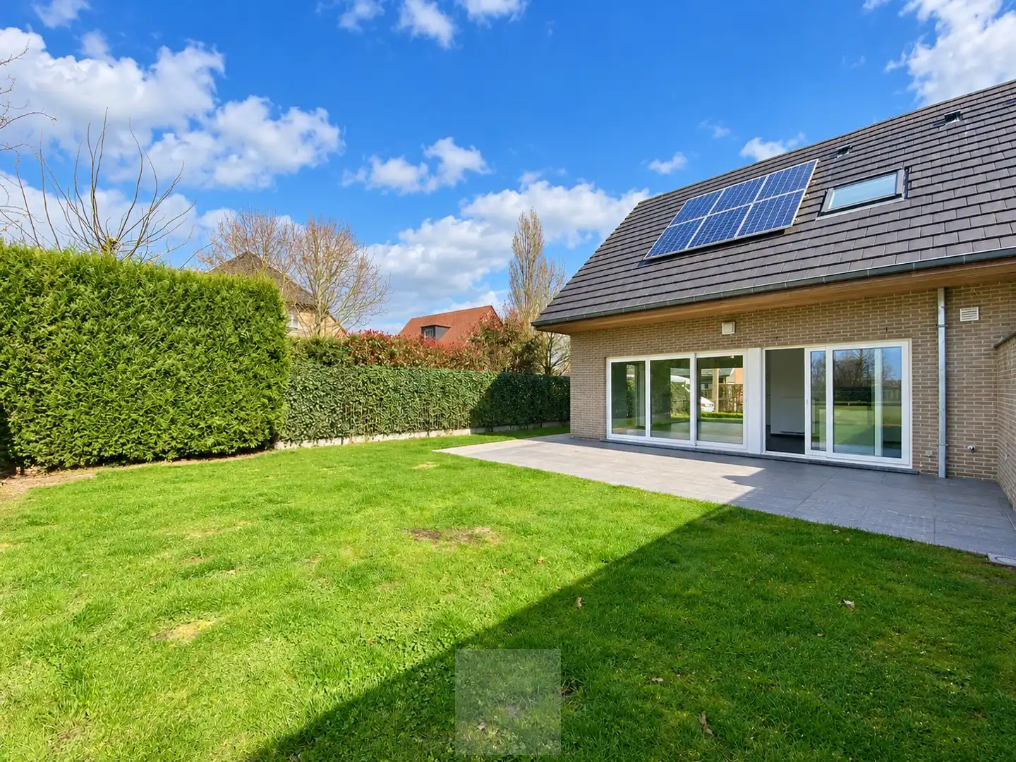 Lichtrijke en energiezuinige woning met 3 slpk's, tuin en garage foto 5
