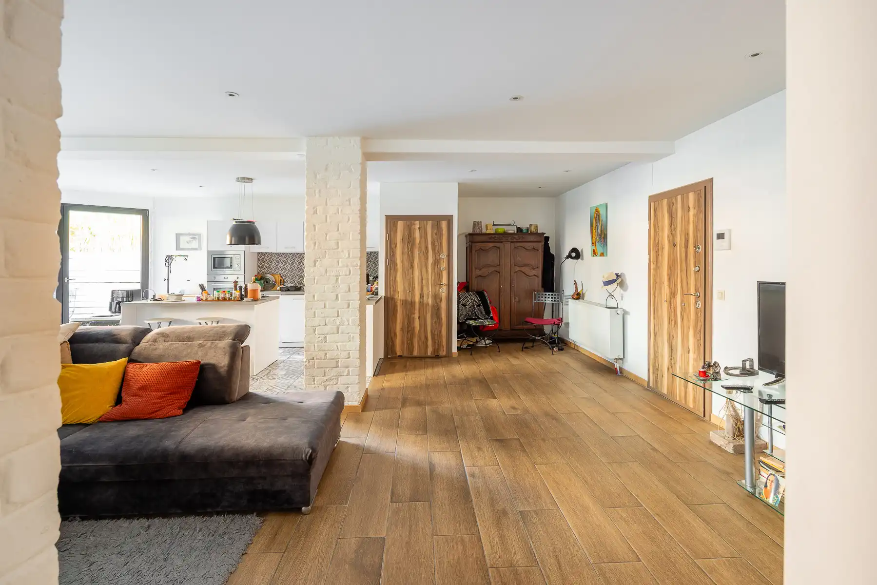 Ruim wonen met terras en 3 slaapkamers foto 5