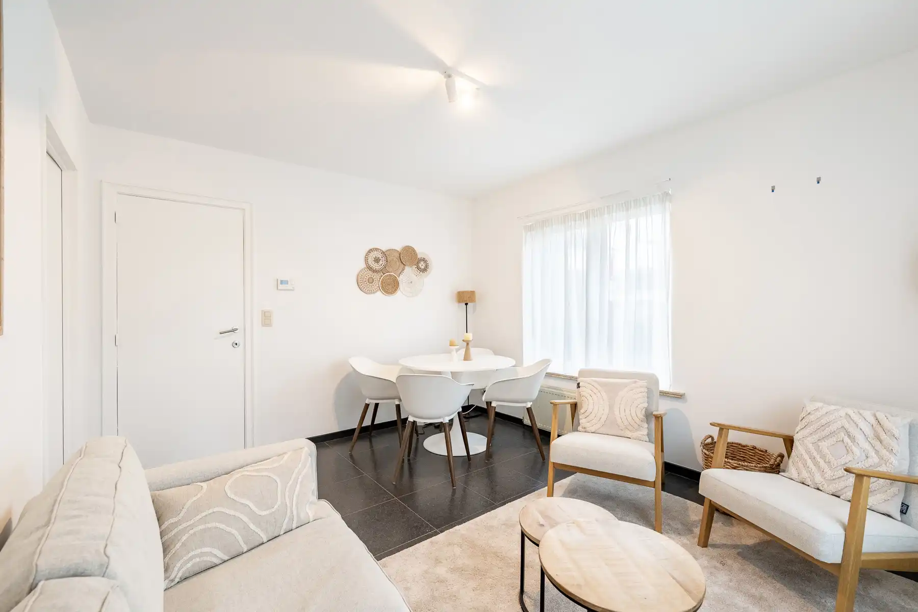 Gemeubeld, rustig gelegen appartement vlakbij de wandeldijk foto 3