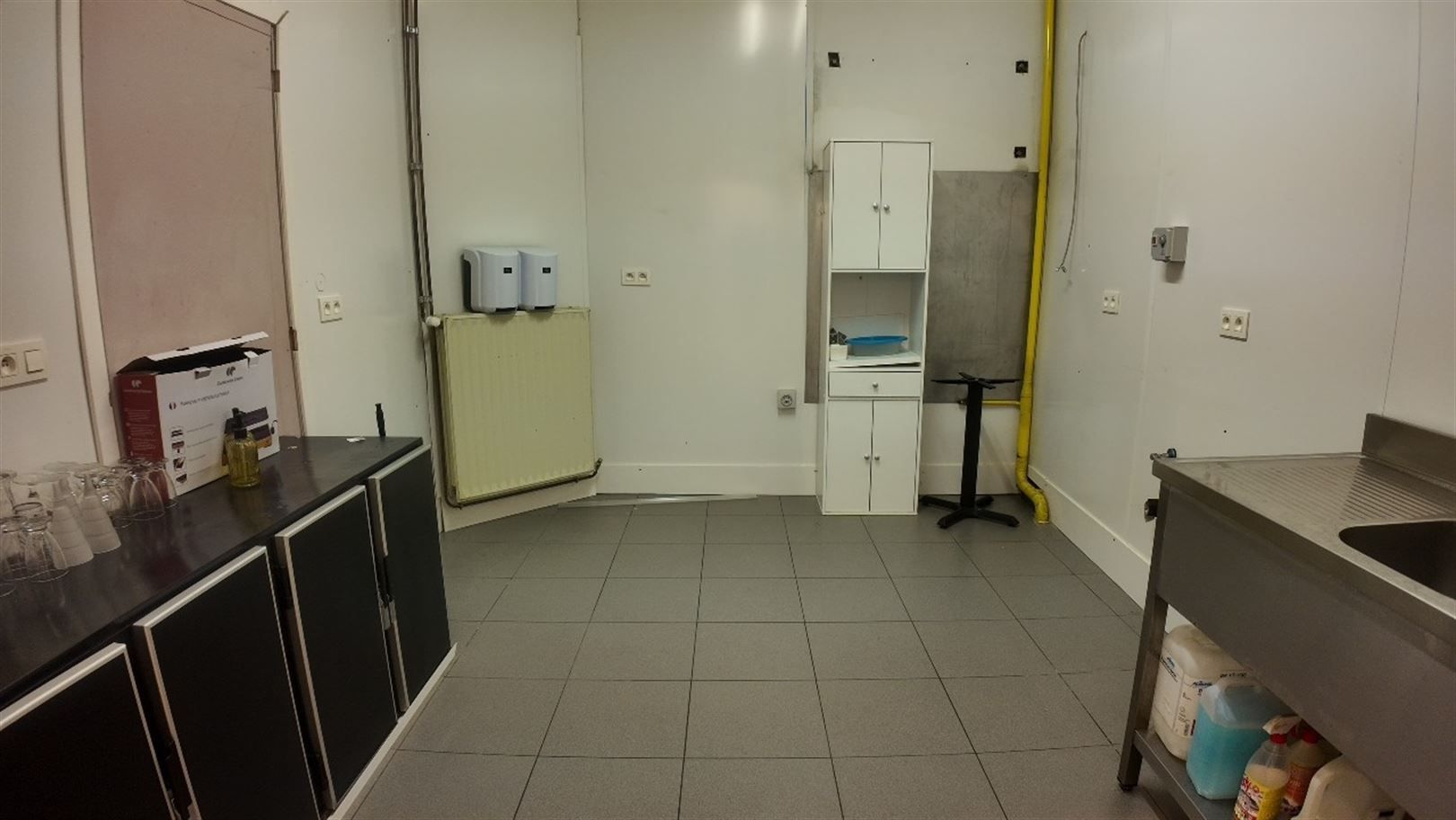 Café/taverne + appartement foto 6