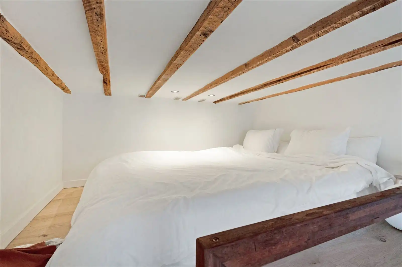 Instapklare woning met terras en 5 slaapkamers in Gent! foto 12