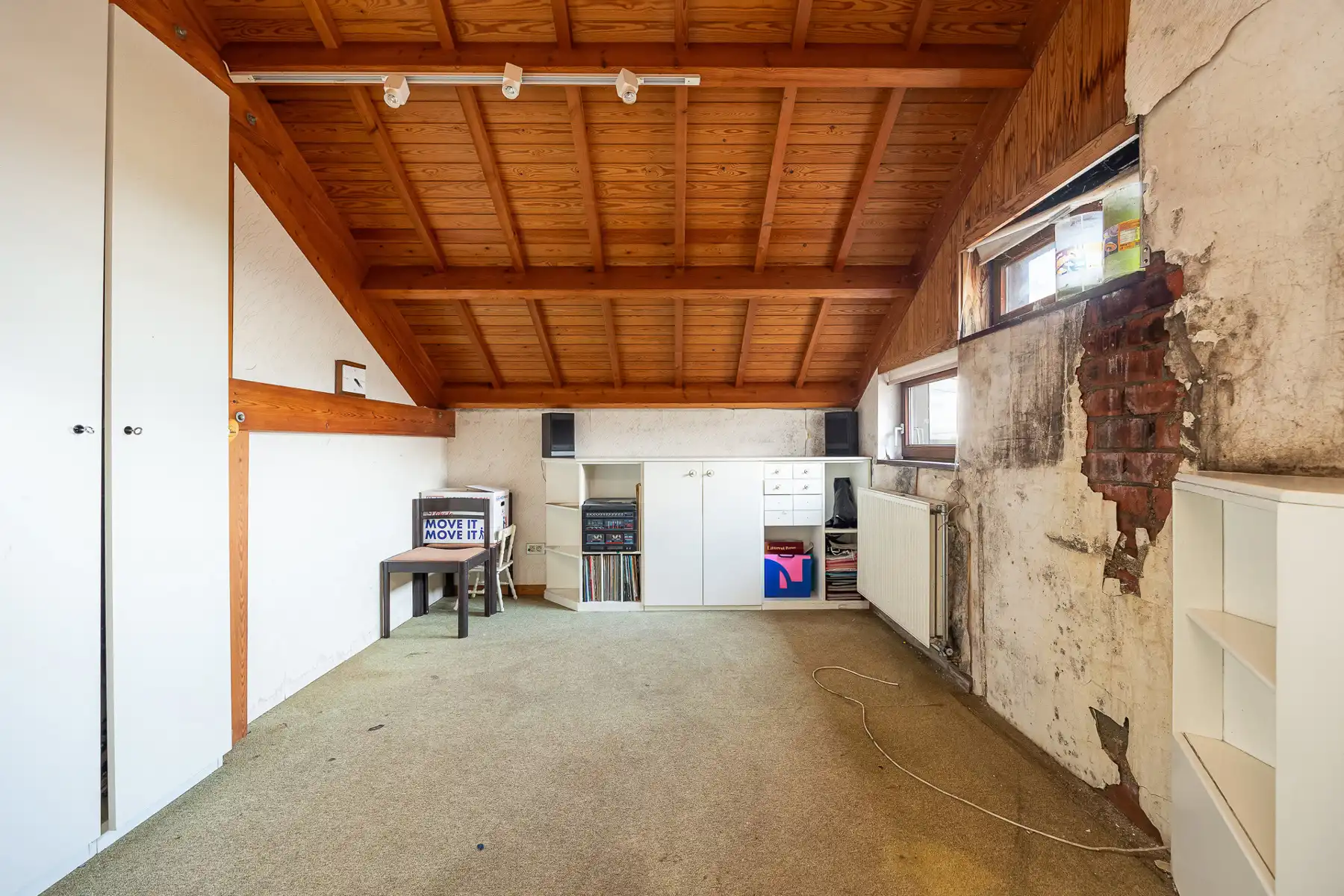 Te renoveren split-level villa met 4 slk + bureel op 1.924m² foto 22