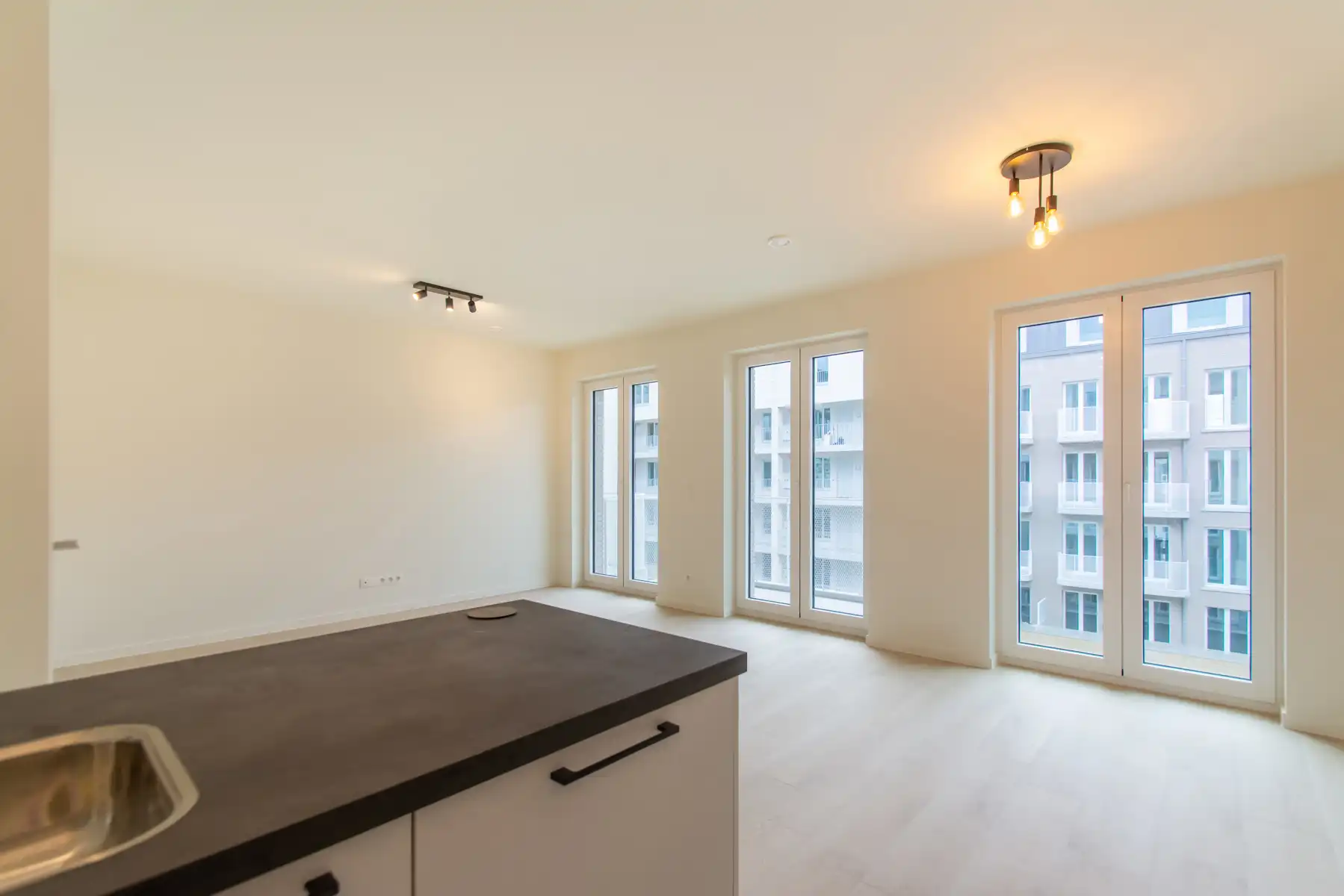 Lichtrijk nieuwbouwappartement met 2 slaapkamers en terras foto 5