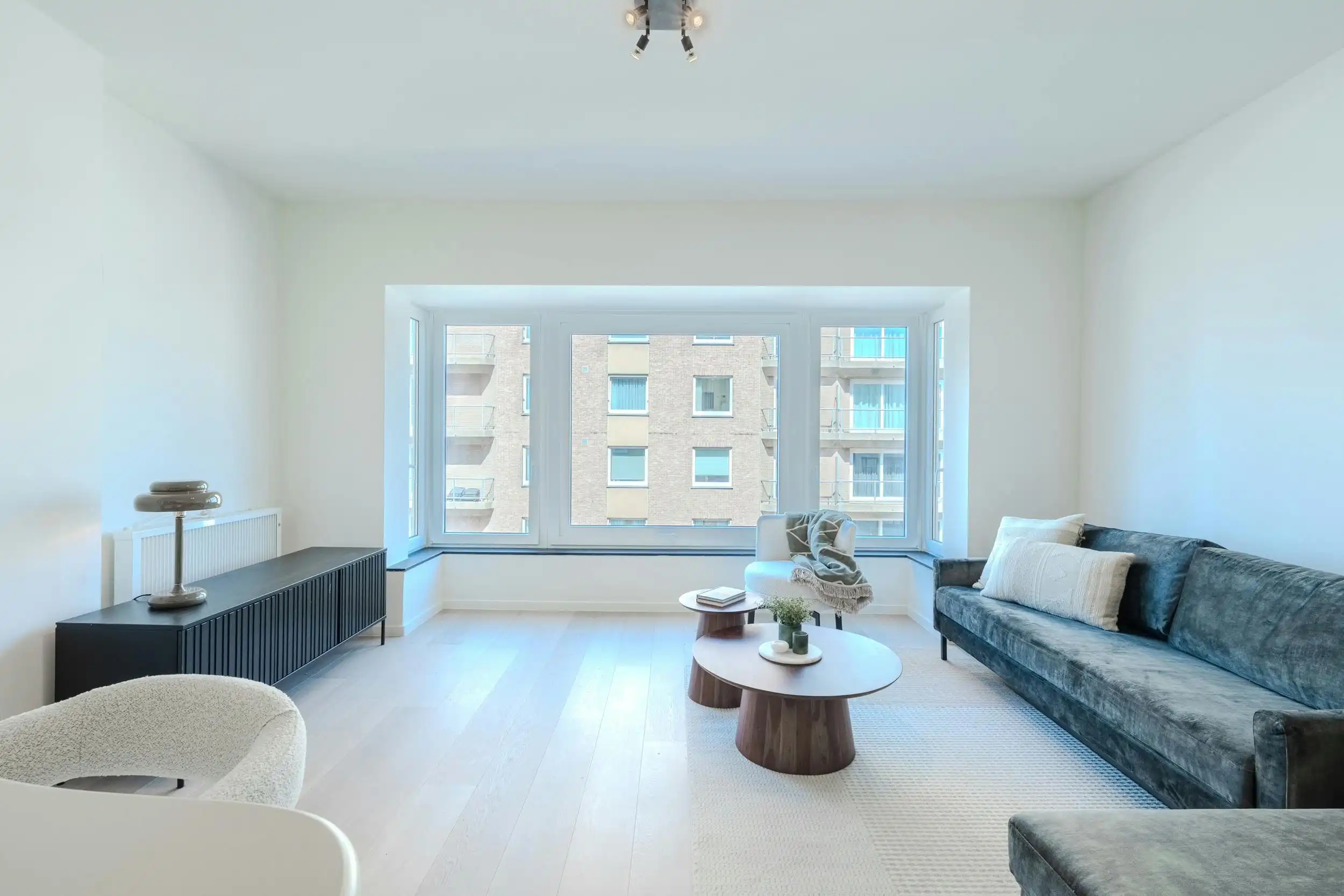 Gerenoveerd appartement te koop met zijdelings zeezicht! foto 2