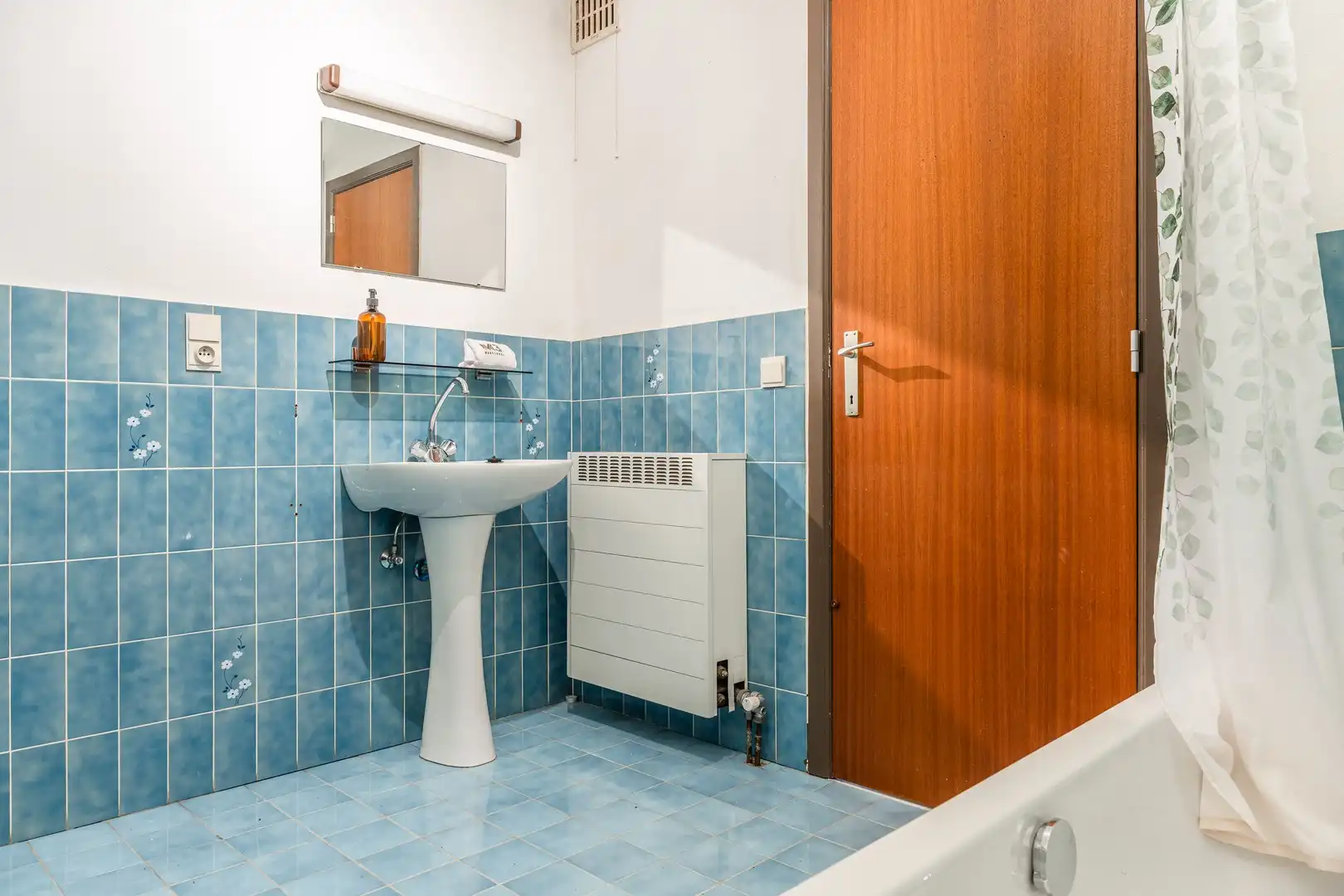 Ruim en lichtrijk appartement met garage foto 13