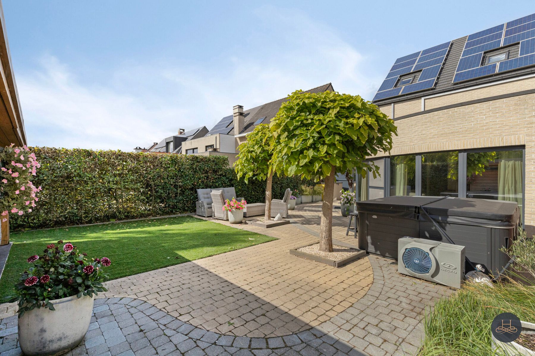 Ruime instapklare gezinswoning met zonnepanelen & airco foto 29