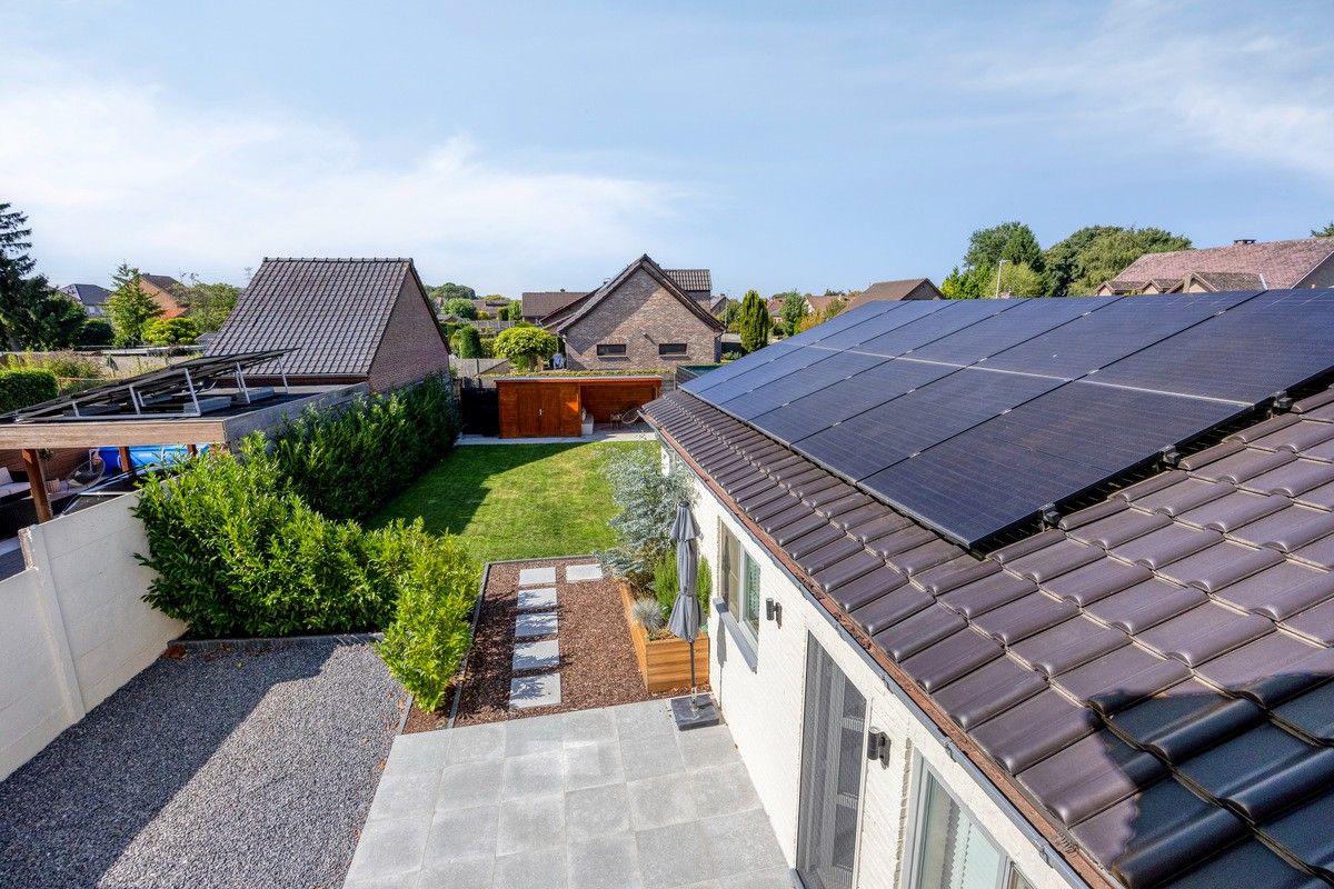 Instapklare, smaakvol gerenoveerde woning op een steenworp van het centrum van Lanaken. foto 24